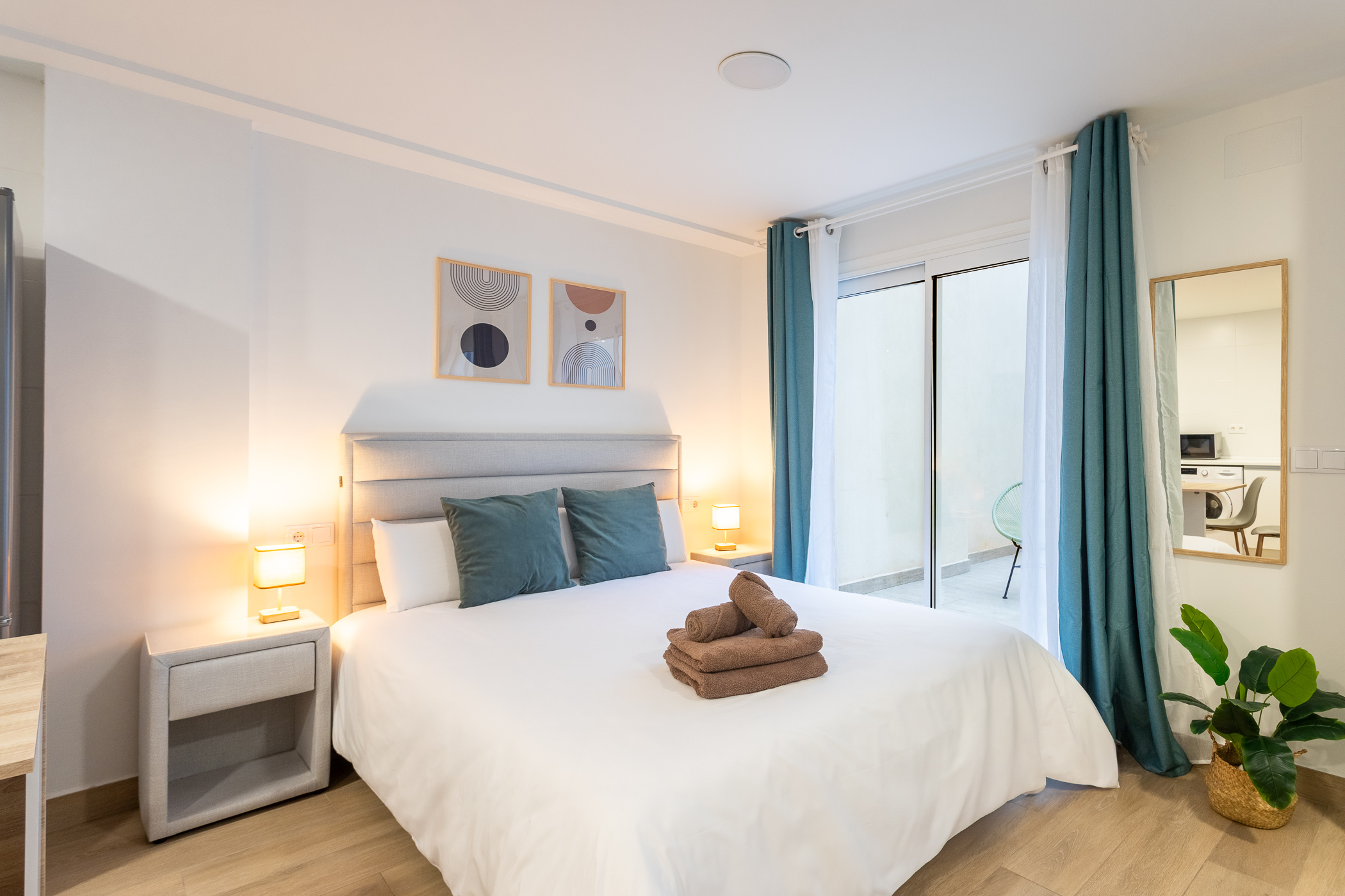 Hotel Room Slider Image Block