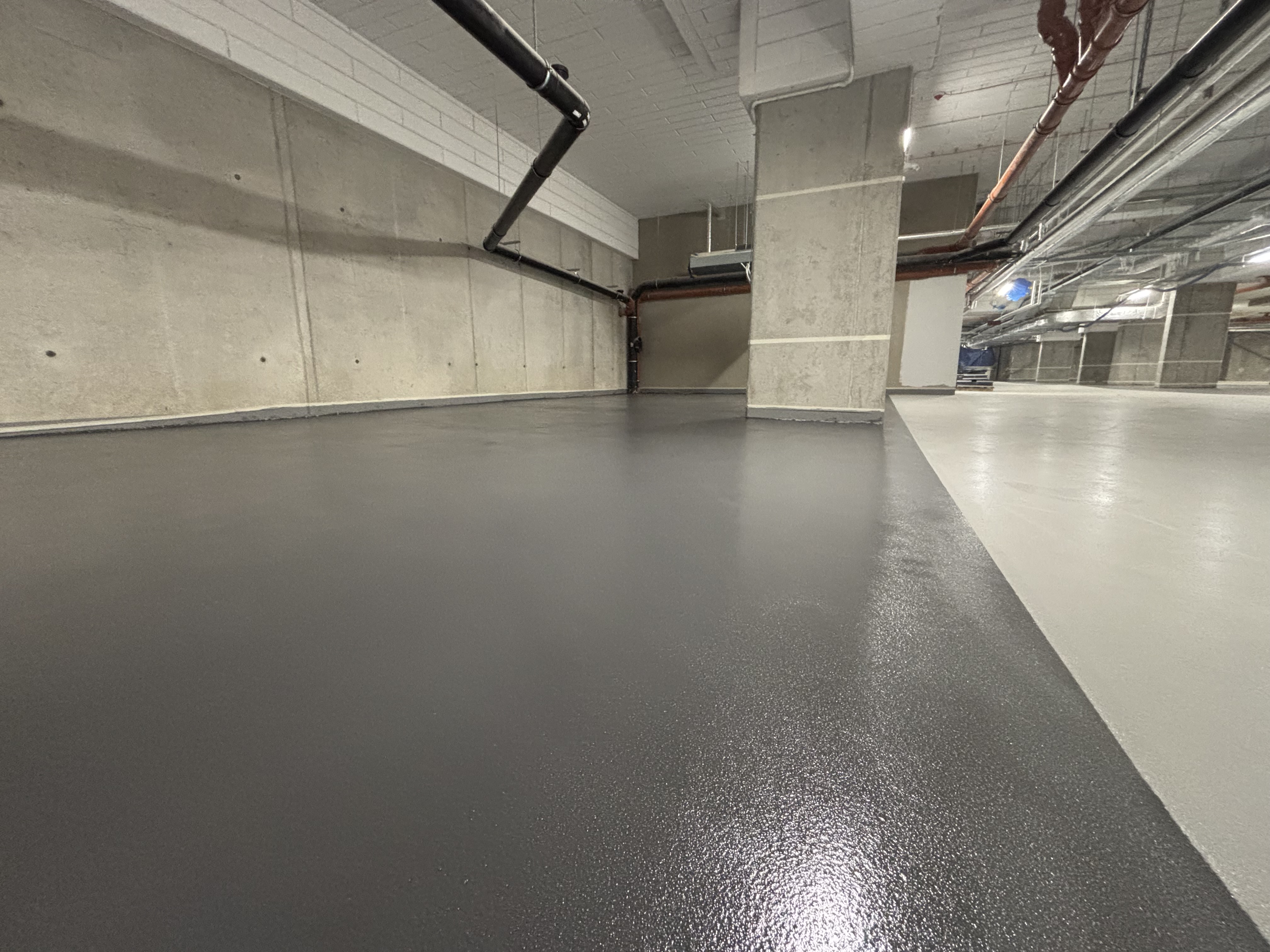 Posadzka żywiczna — parking podziemny  Warszawa | Loft Surface