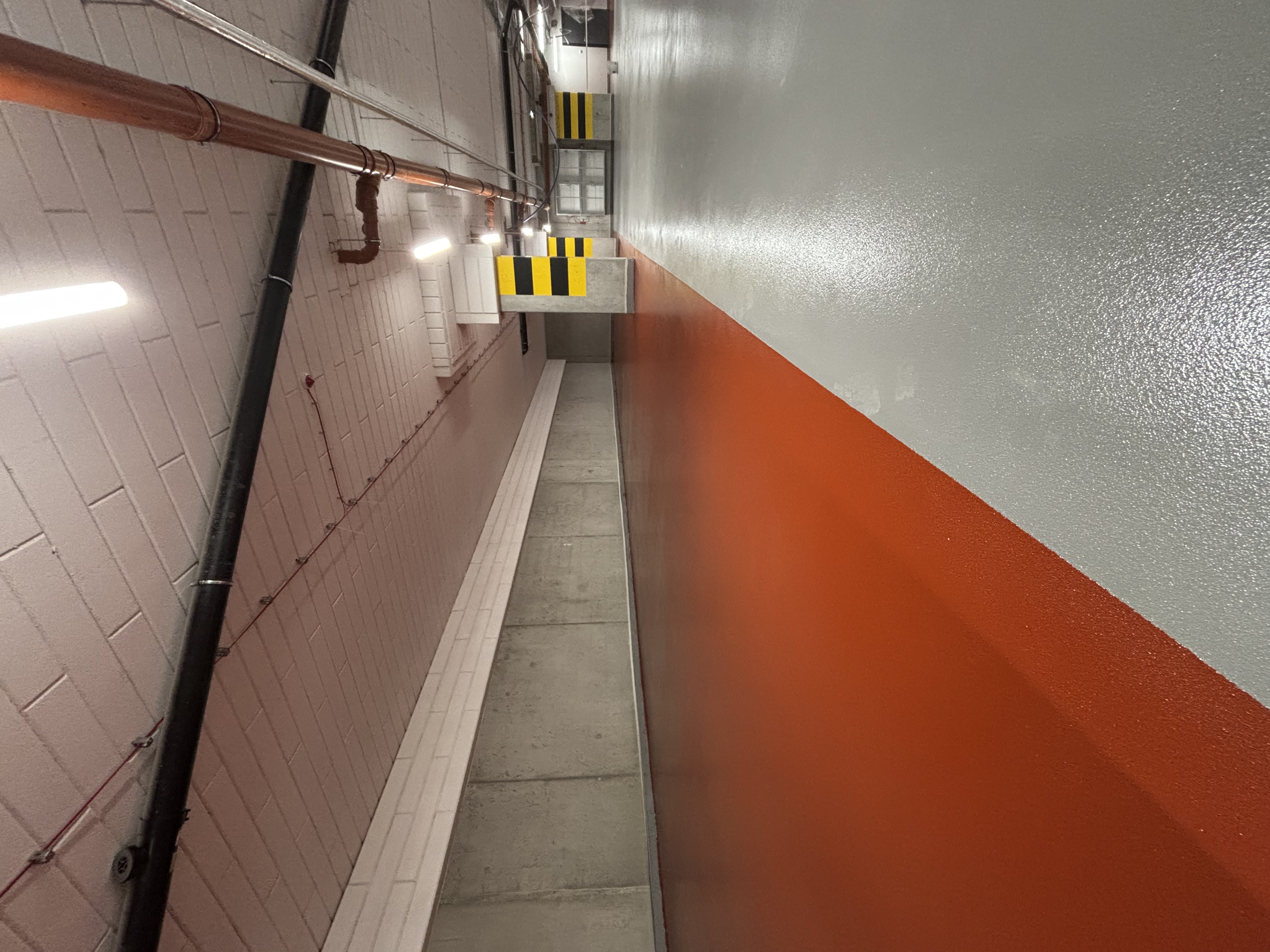 Posadzka żywiczna — parking podziemny  Warszawa | Loft Surface