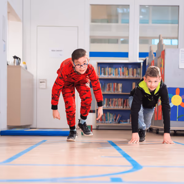 Sprintwedstrijdje in de beweegschool