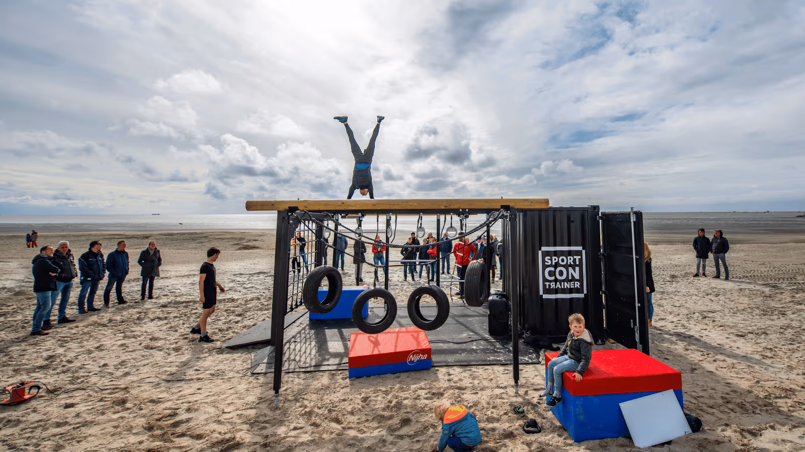 De SportContrainer is een omgebouwde zeecontainer omgebouwd tot mobiele sportplek