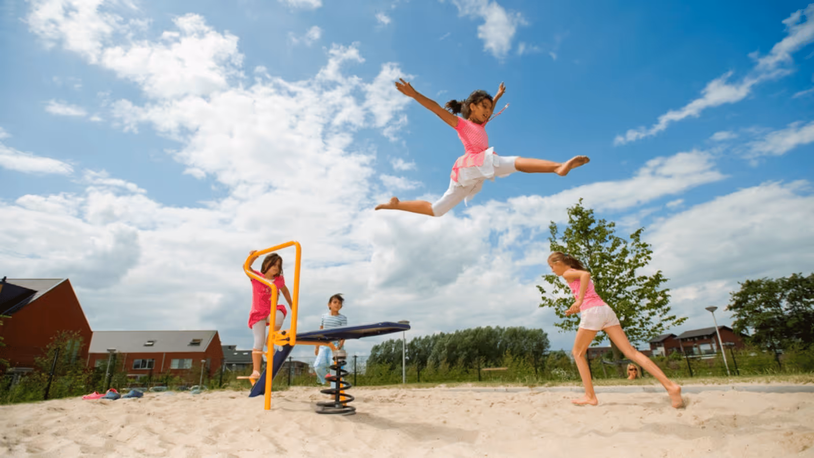 Kick for Kids uitdagende stalen speeltoestellen