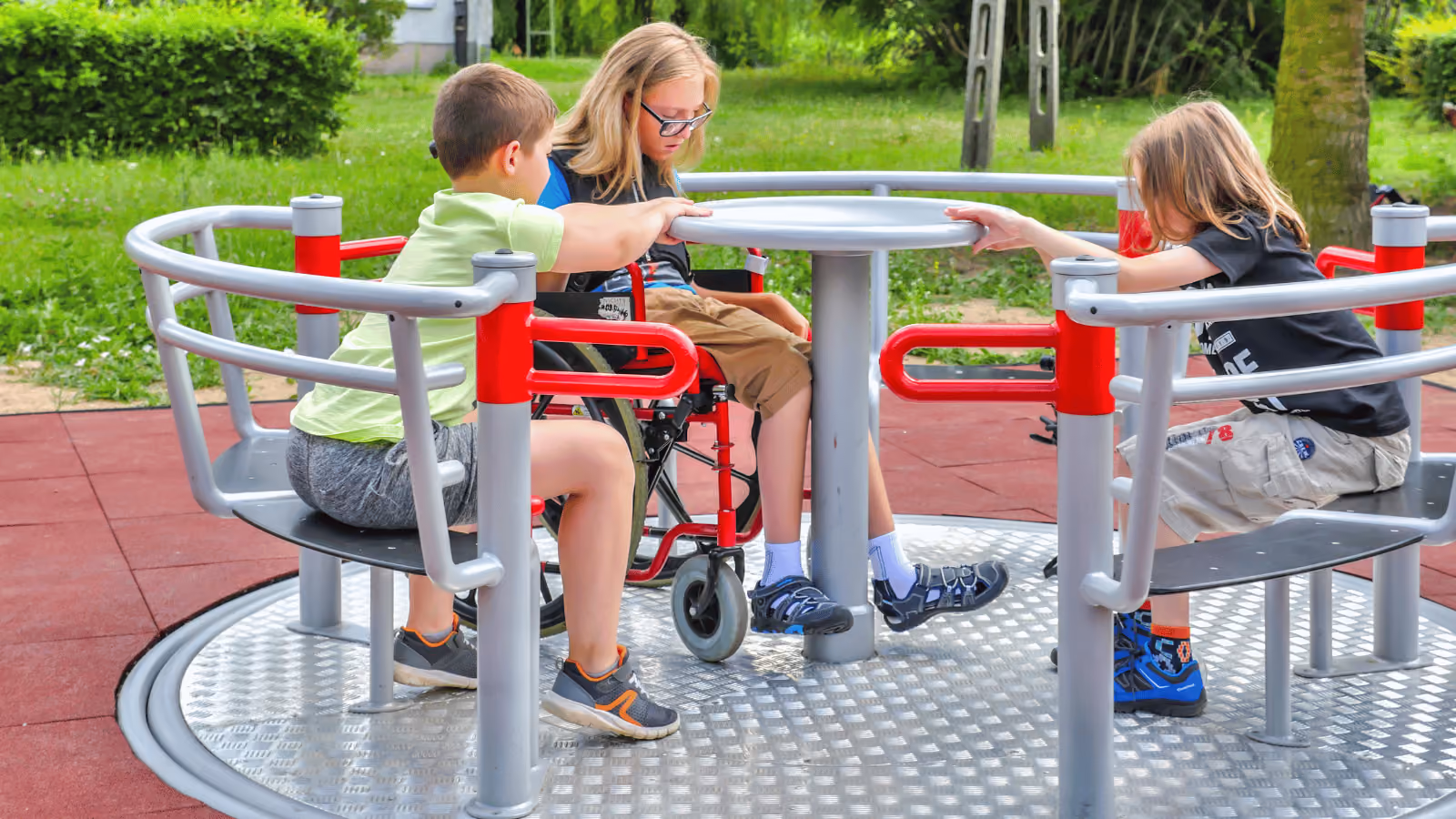 Op toestellen van Villa Kakelbont kunnen kinderen met en zonder een beperking samen spelen