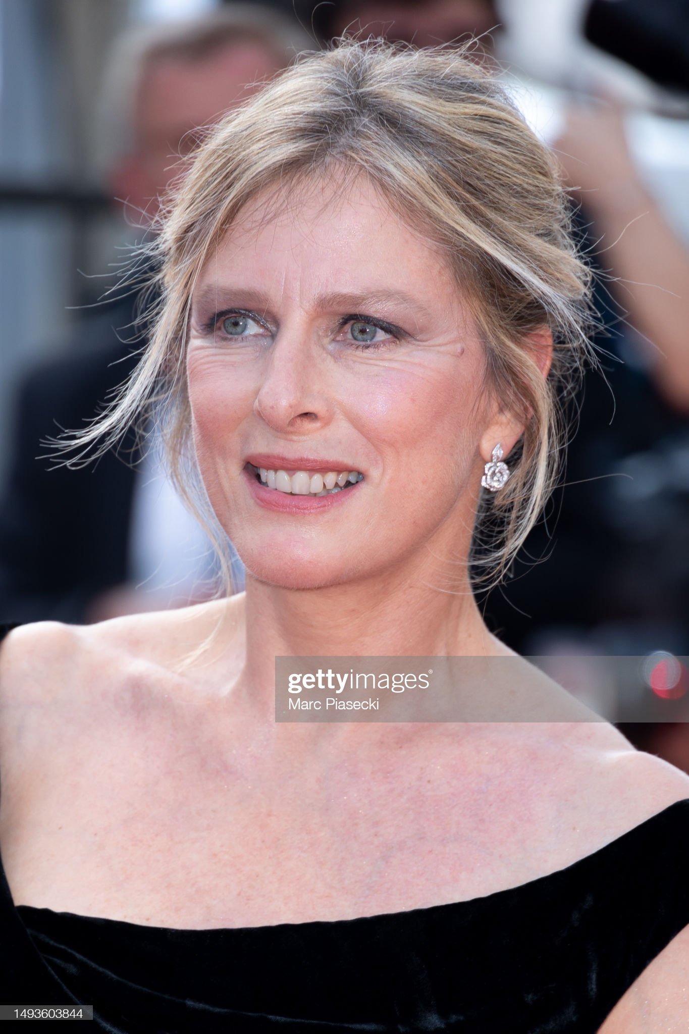 Karine Viard using Dior