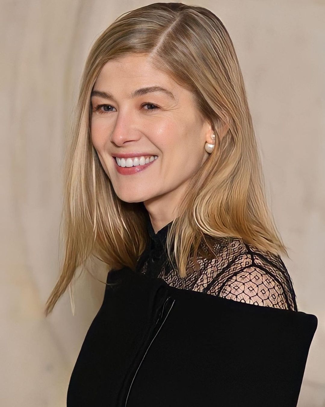 Rosamund Pike