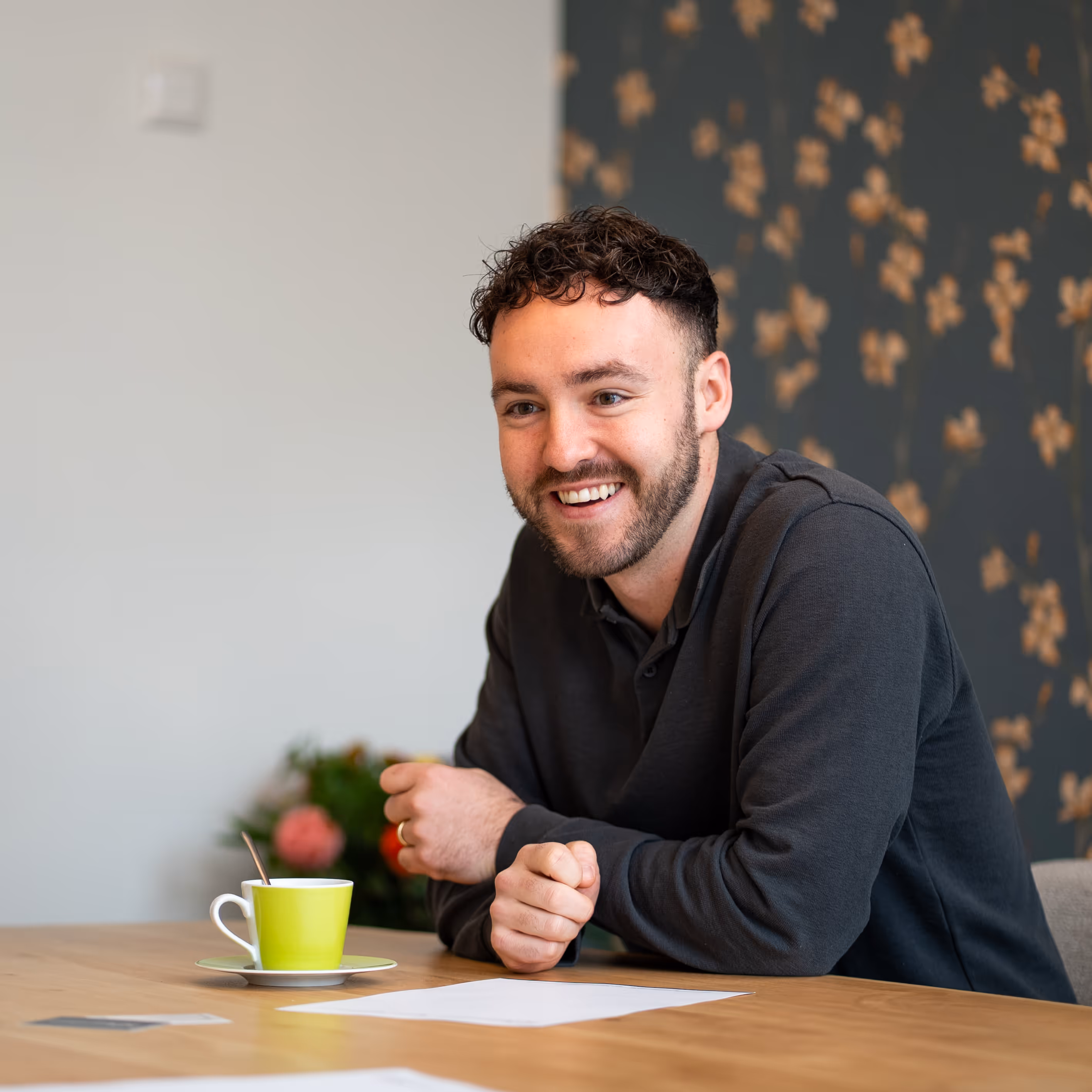 Een cliënt van Notarishuys in Voerendaal op gesprek