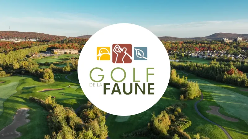 Aerial view of a golf course with green fairways and surrounding trees under a clear sky, overlaid with the Golf de la Faune logo featuring animal and leaf icons.
