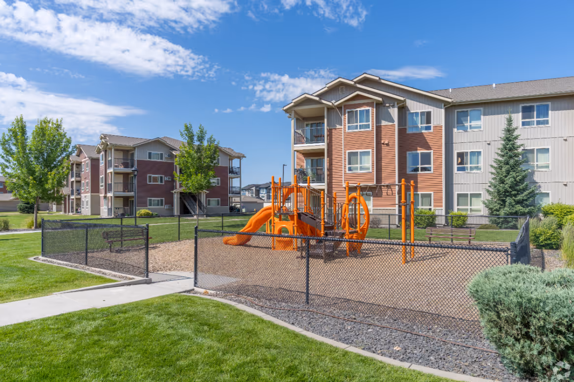 Copper Landing Amenities Playground 