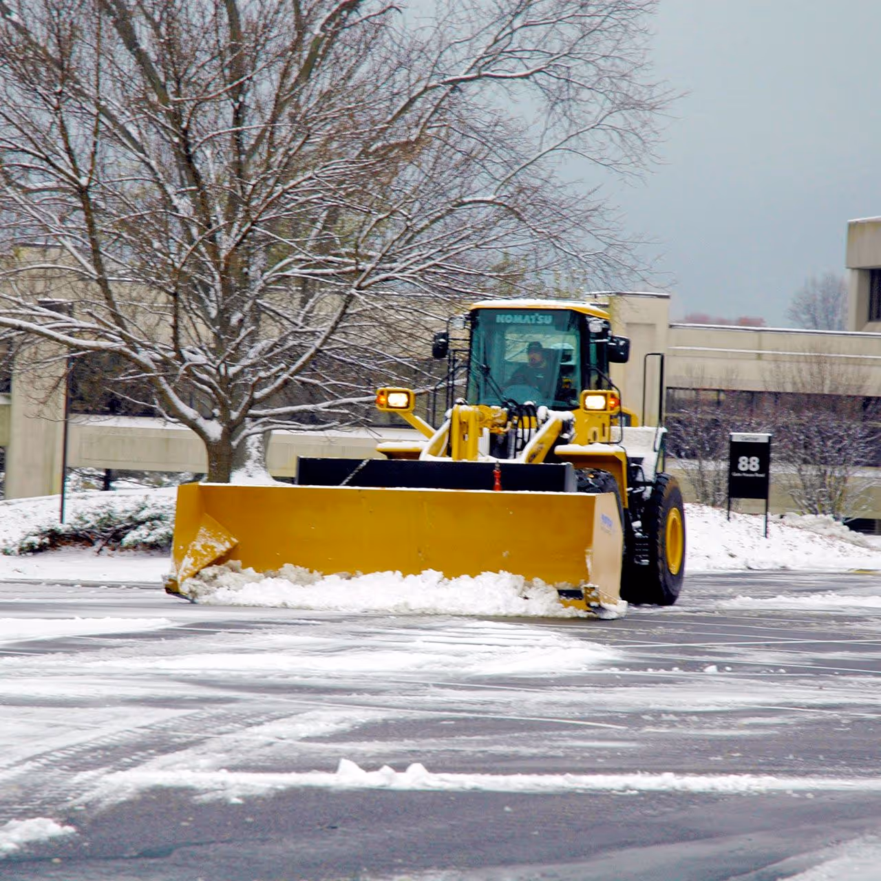 Commercial snow removal service by Roi Property Services in Metro Detroit