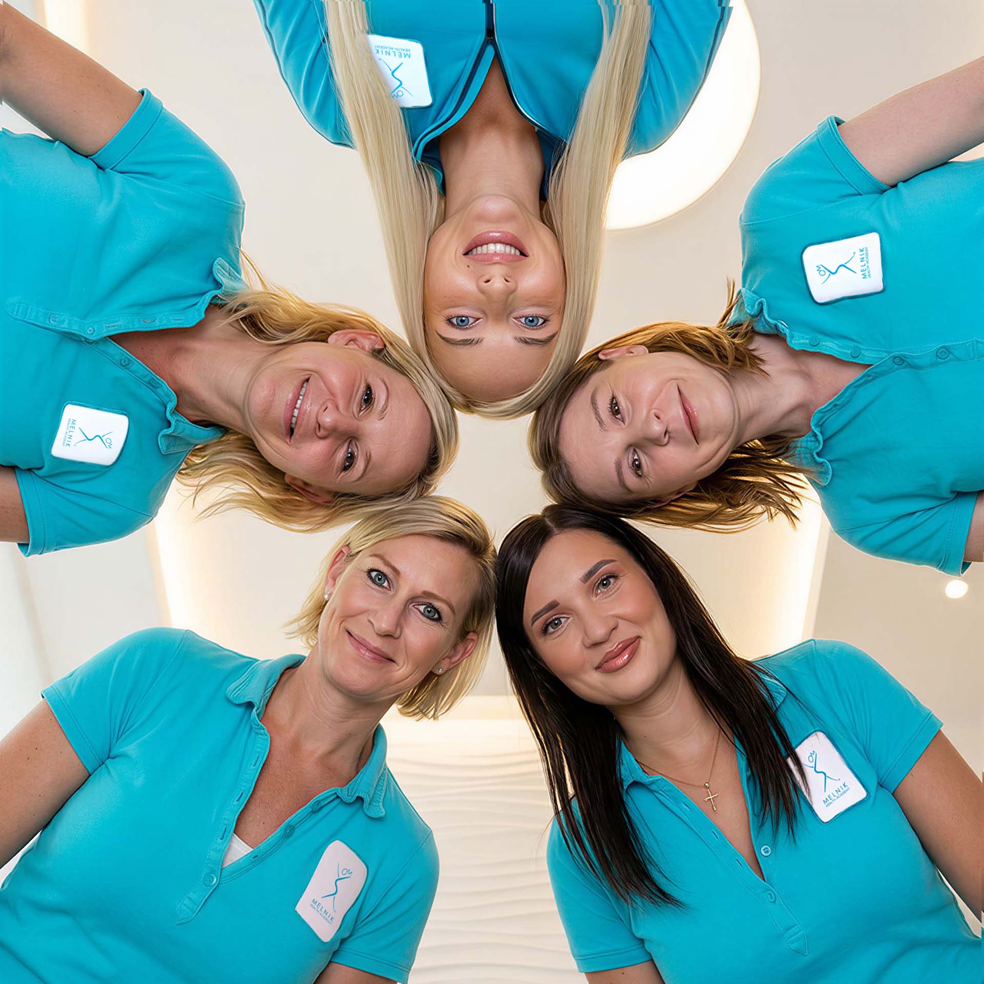 Das Team der Melnik Health-Academy Hannover im Kreis