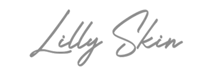 Logo de Lilly Skin en écriture manuscrite gris.