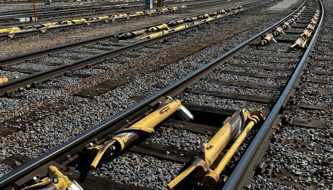 DECEL retarders in the tracks at Ånge marshalling yard