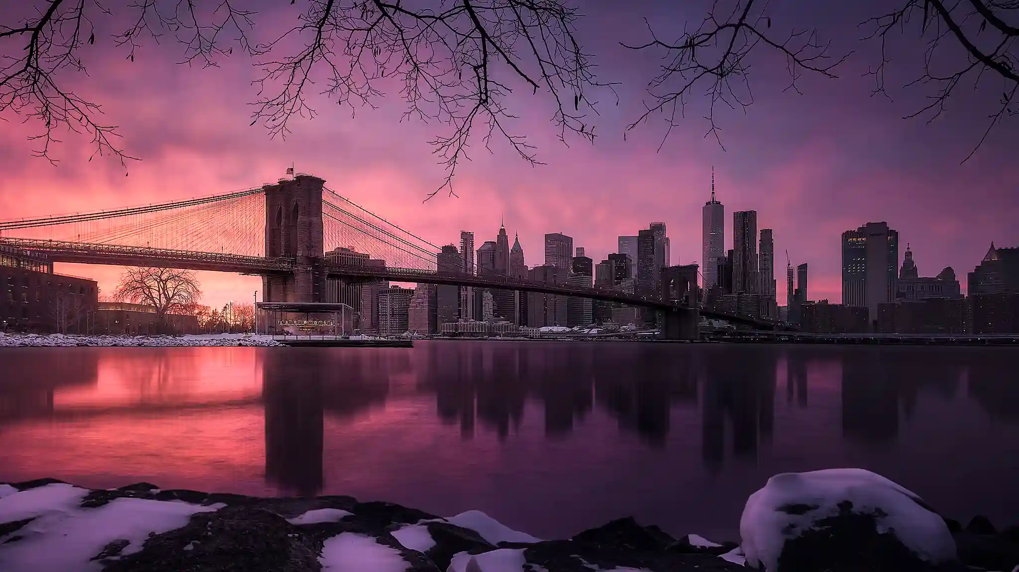 Paisaje urbano de Nueva York con tonos cálidos al amanecer