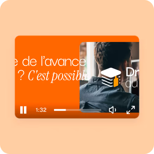 Capture d'écran d'une vidéo en français montrant la moitié arrière d'un homme assis, avec un texte partiel sur l'avance et une icône de diplôme blanche et orange.