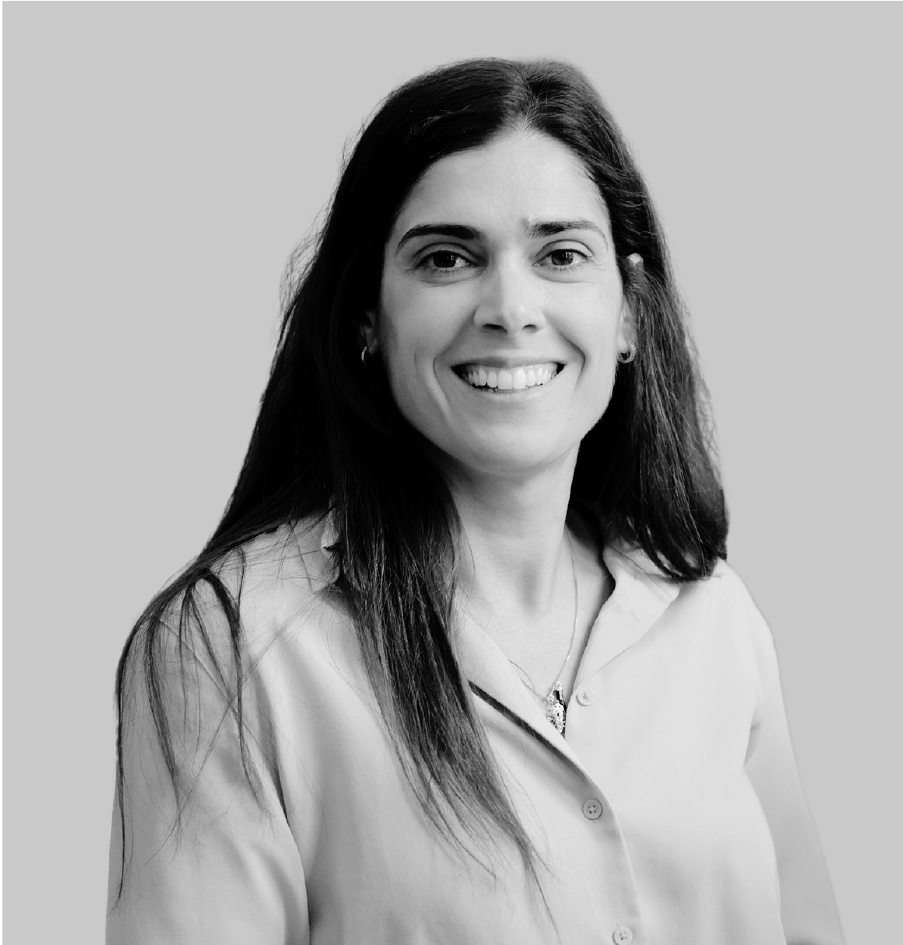 Foto en blanco y negro de Miriam Martínez Rico, fundadora de MVC