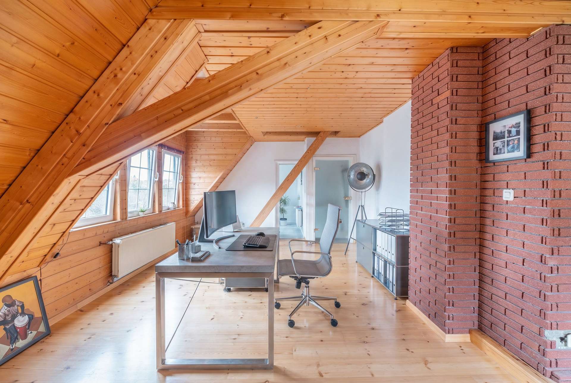 2.Stock Büro staged