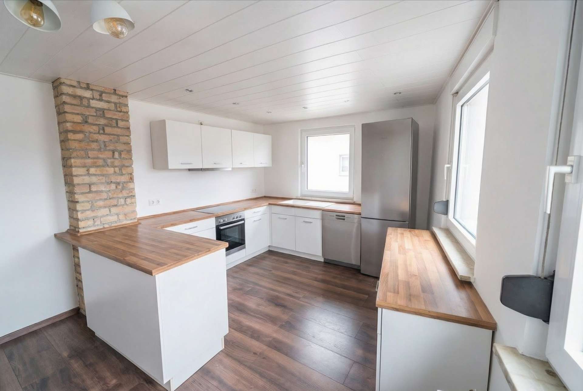 BEISPIEL alternative Küche Haus links