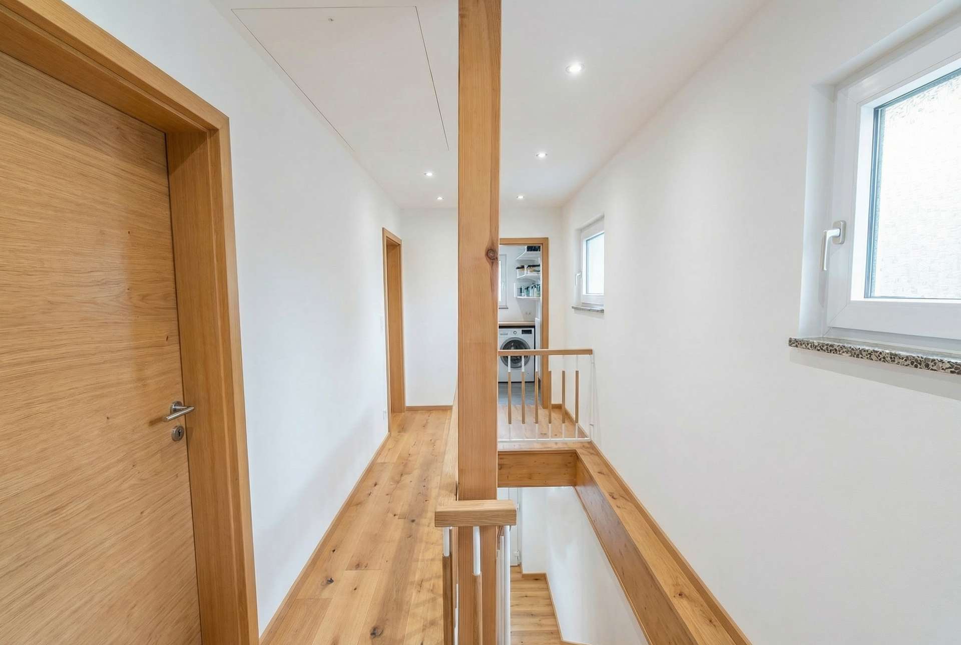 Flur Haus rechts nach Modernisierung-BEISPIELBILD