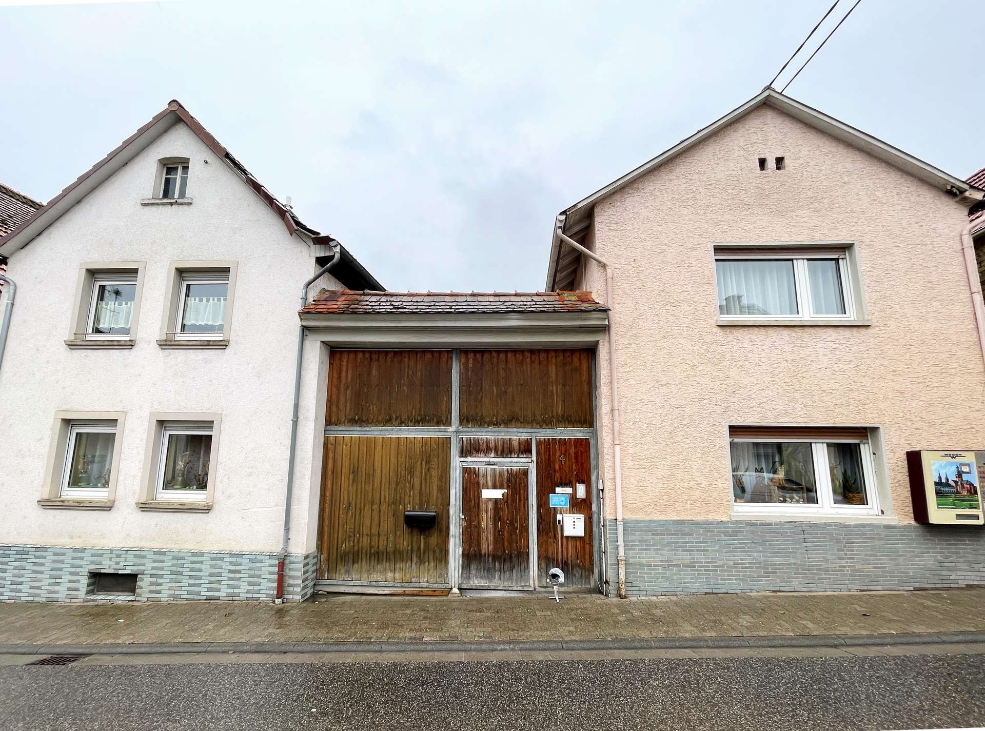 Außenansicht Haus links und rechts