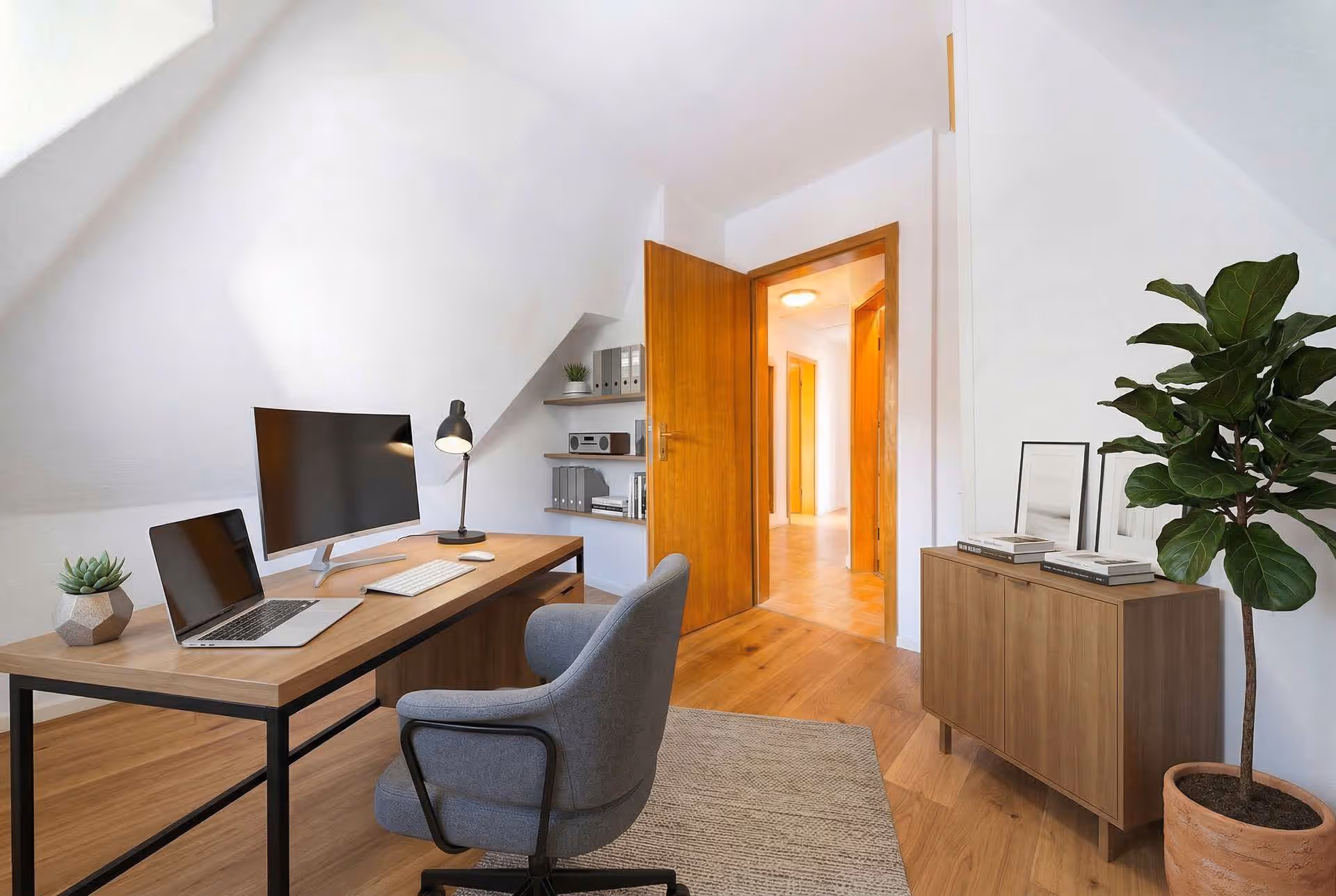 Büro Haus 1 NEU