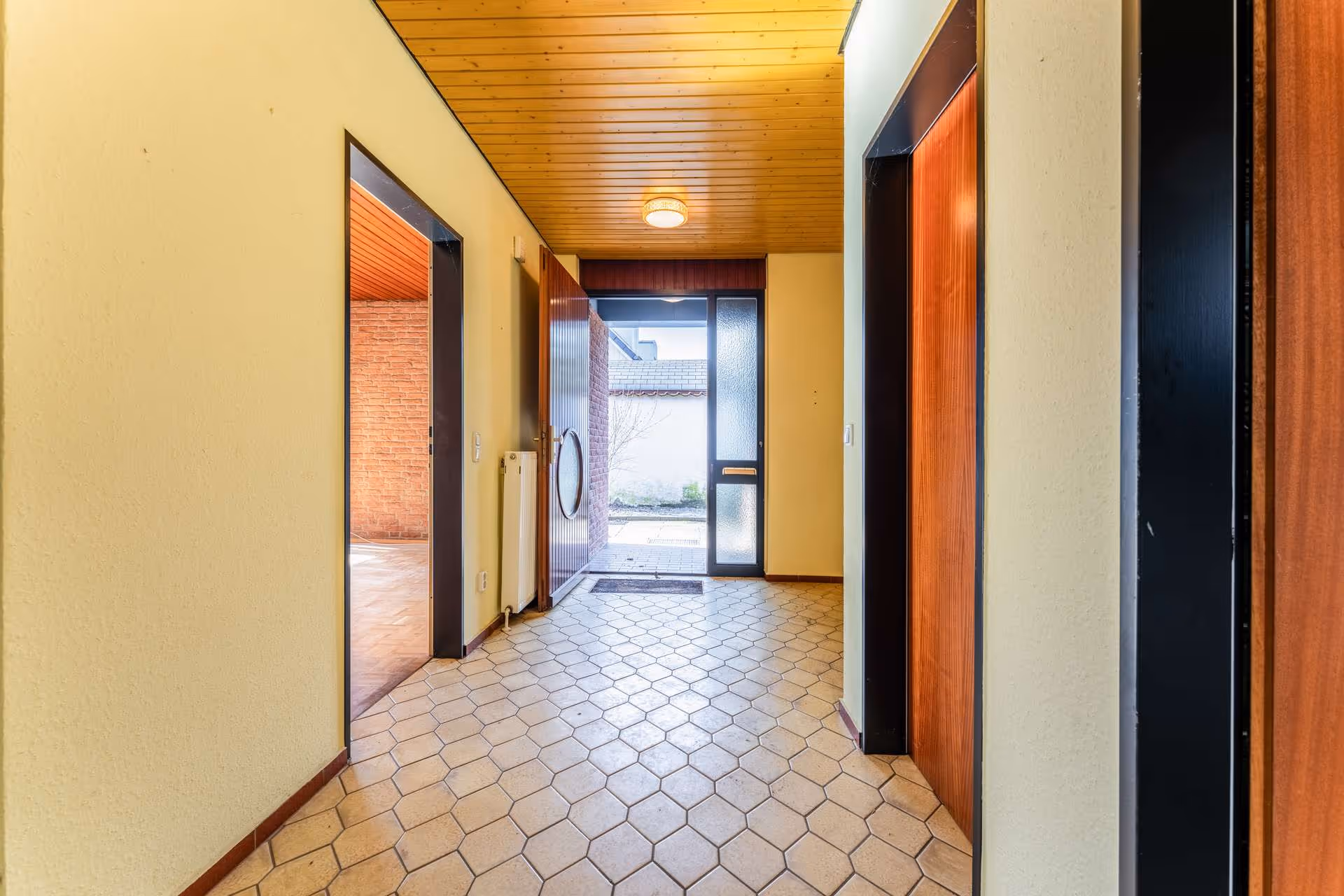 Flur Haus 2 NEU