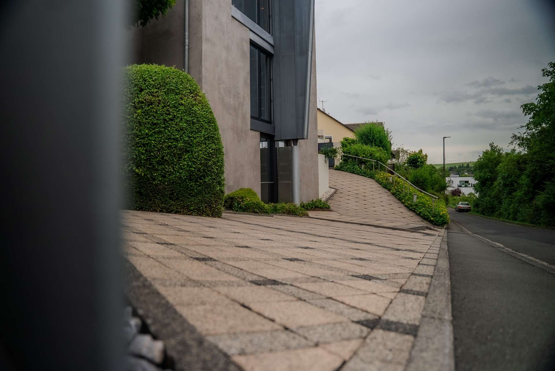 Schon das Ankommen vermittelt den besonderen Charakter dieses Hauses