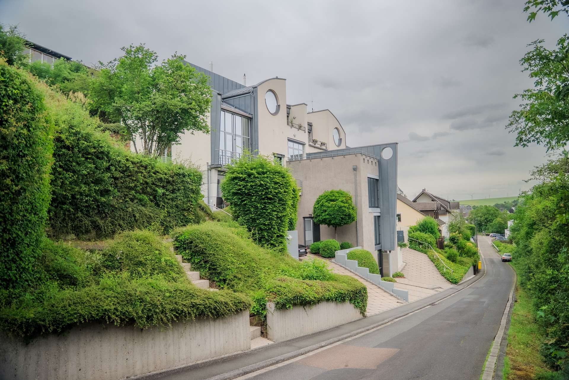 Architektur in erhöhter Lage – ein Zuhause mit Präsenz und Weitblick