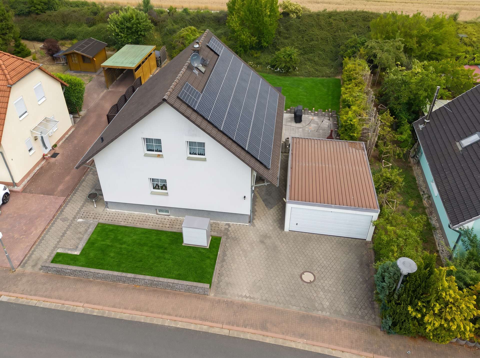Gepflegtes Hanse-Haus mit Garten, Pool und Doppelgarage