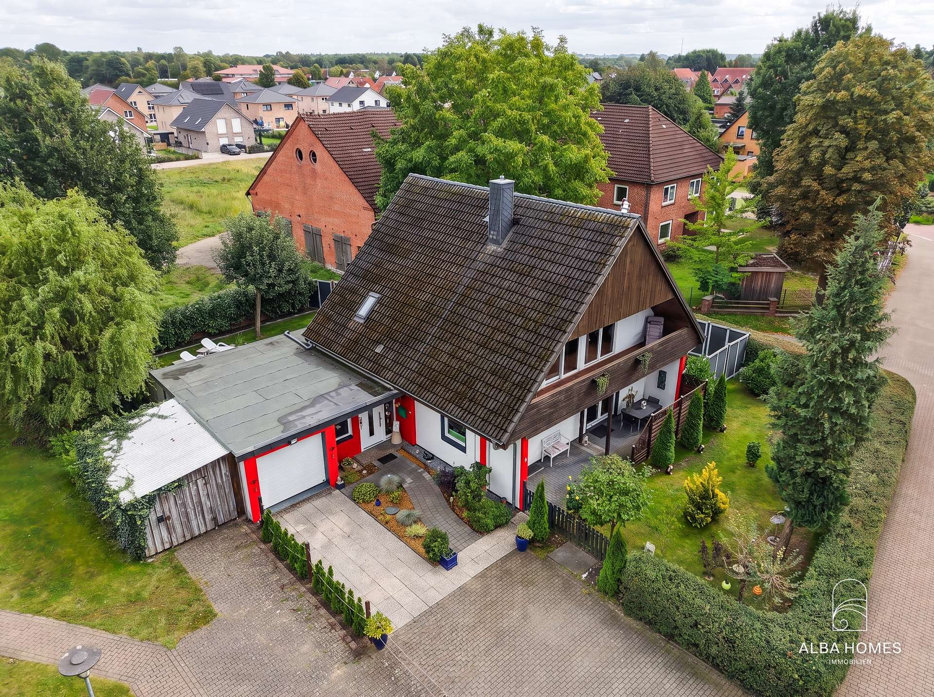 Ein Zuhause mit Platz, Garten und einladendem ersten Eindruck