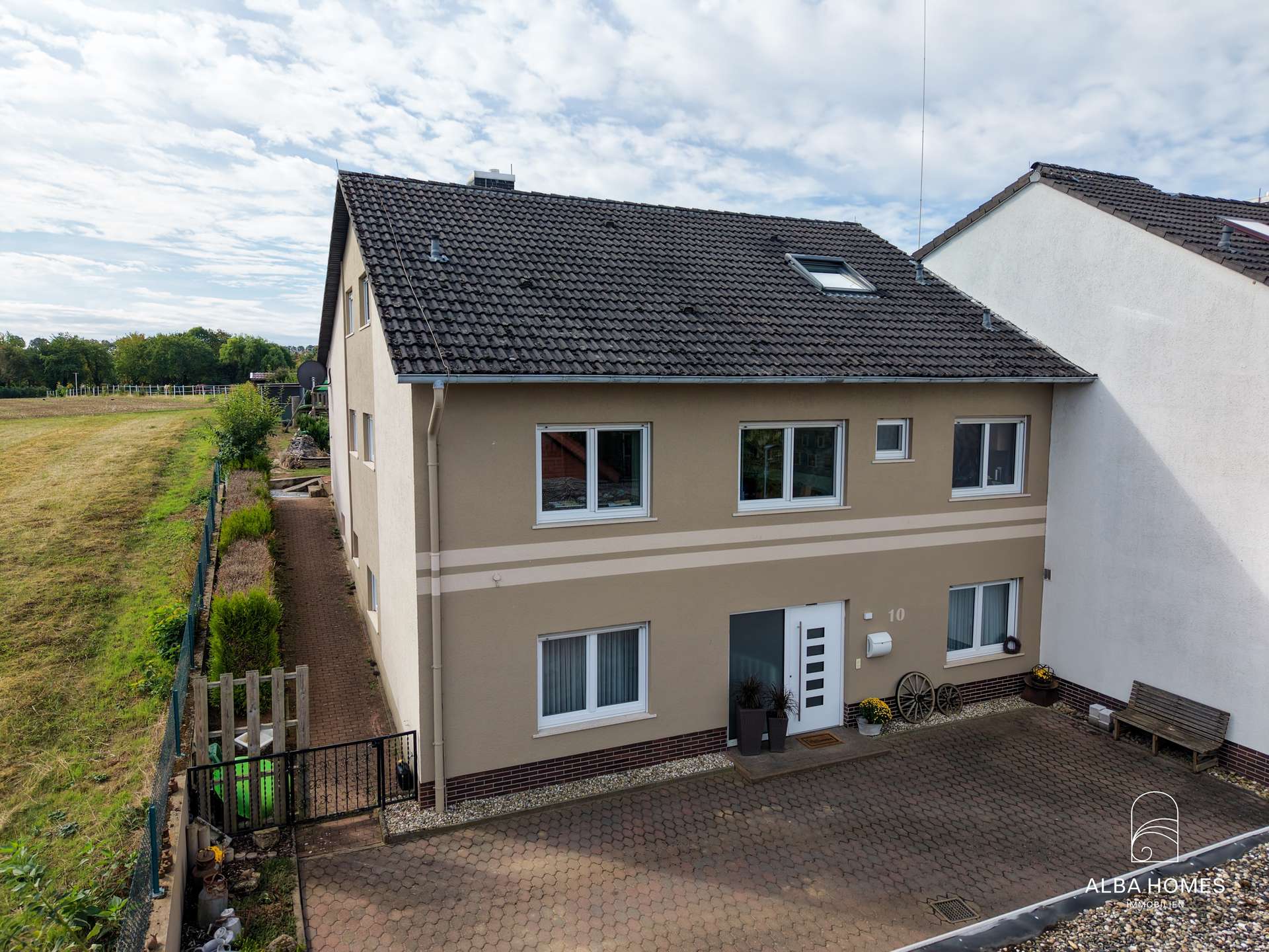Ein Haus mit viel Grundstück und angenehmer Offenheit