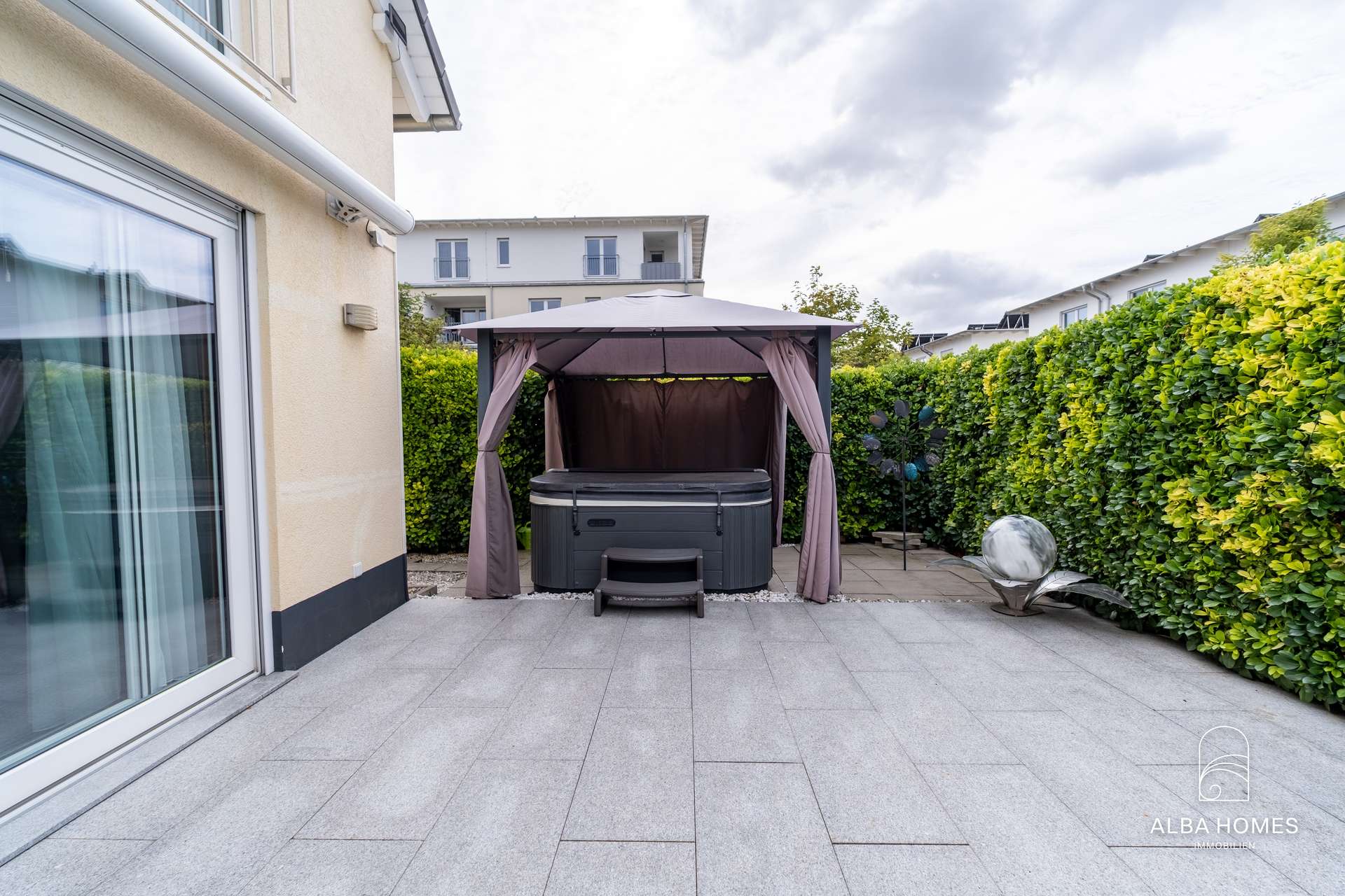 Viel Platz für entspannte Sommerabende im Freien