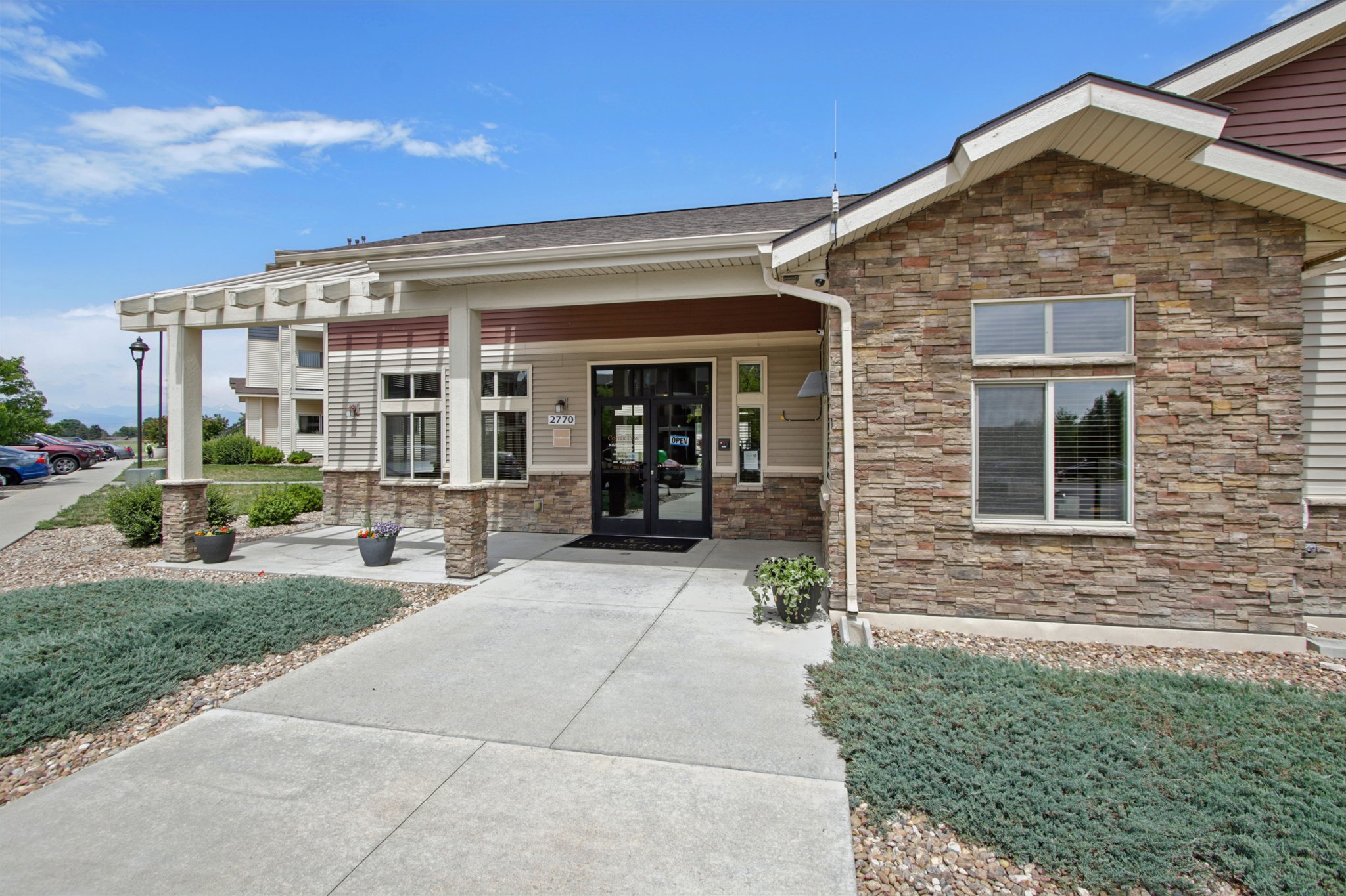 Exterior leasing office