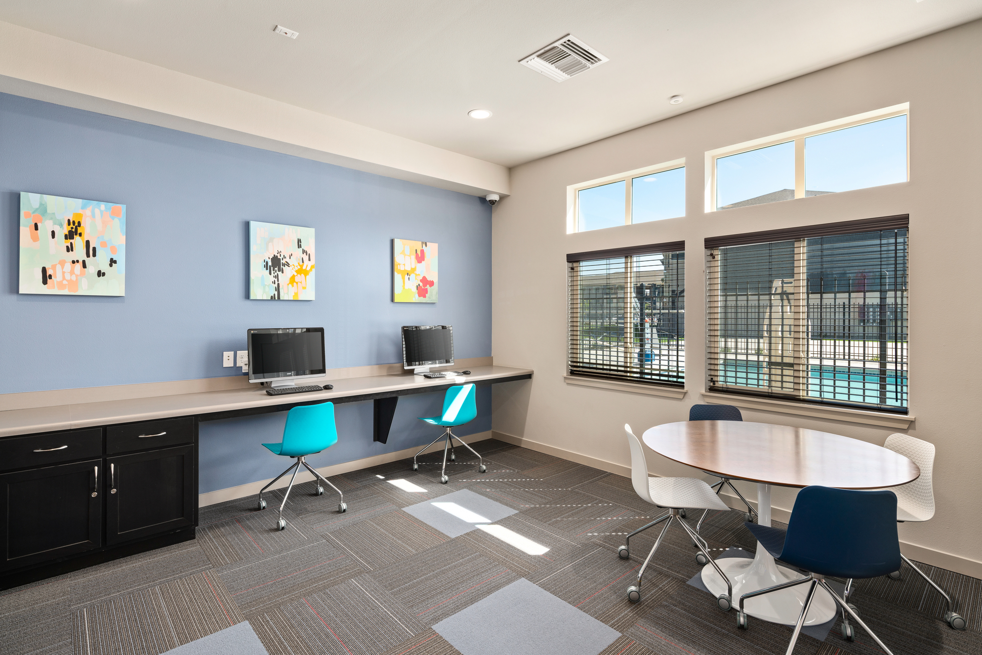 copper mountain business center with computers and desk