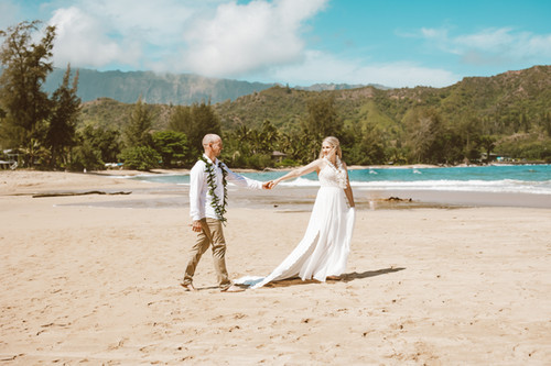 Elopement on Hanalei Bay