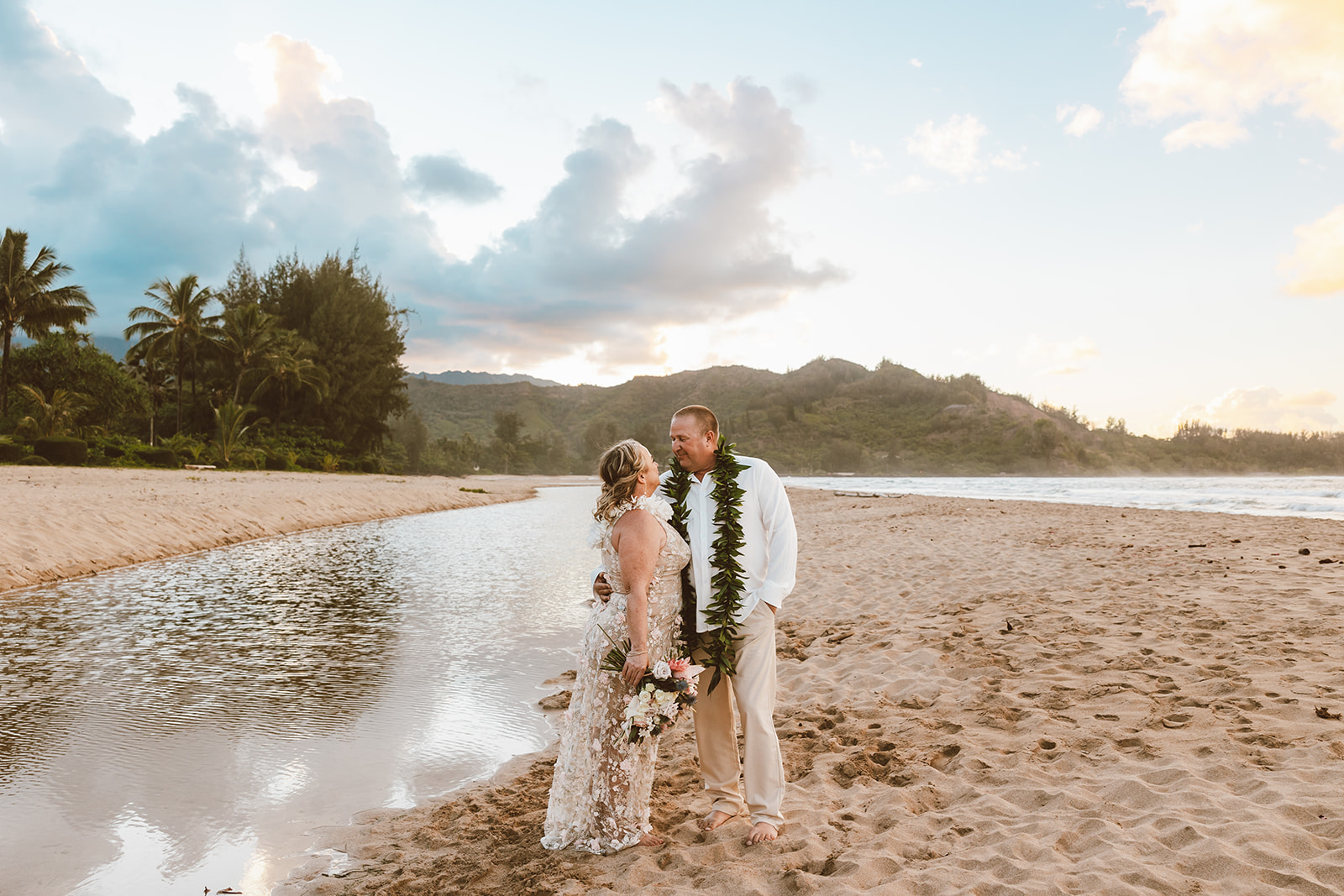 Ceremony for Cathy and Russell at Hanalei Bay in Hawaii