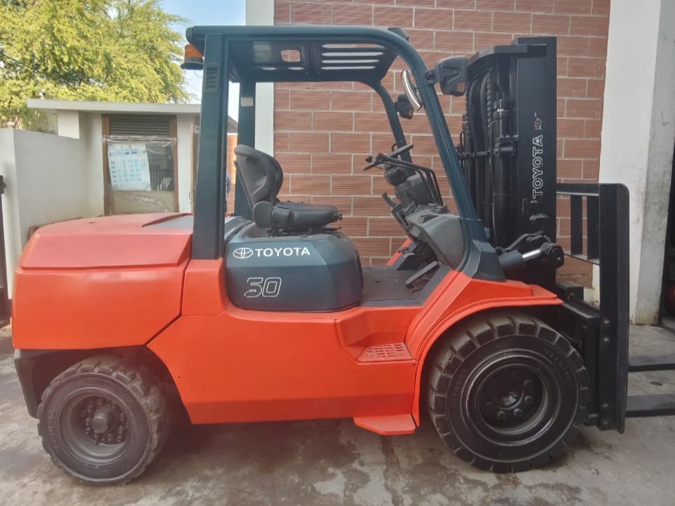 image of loading cargo