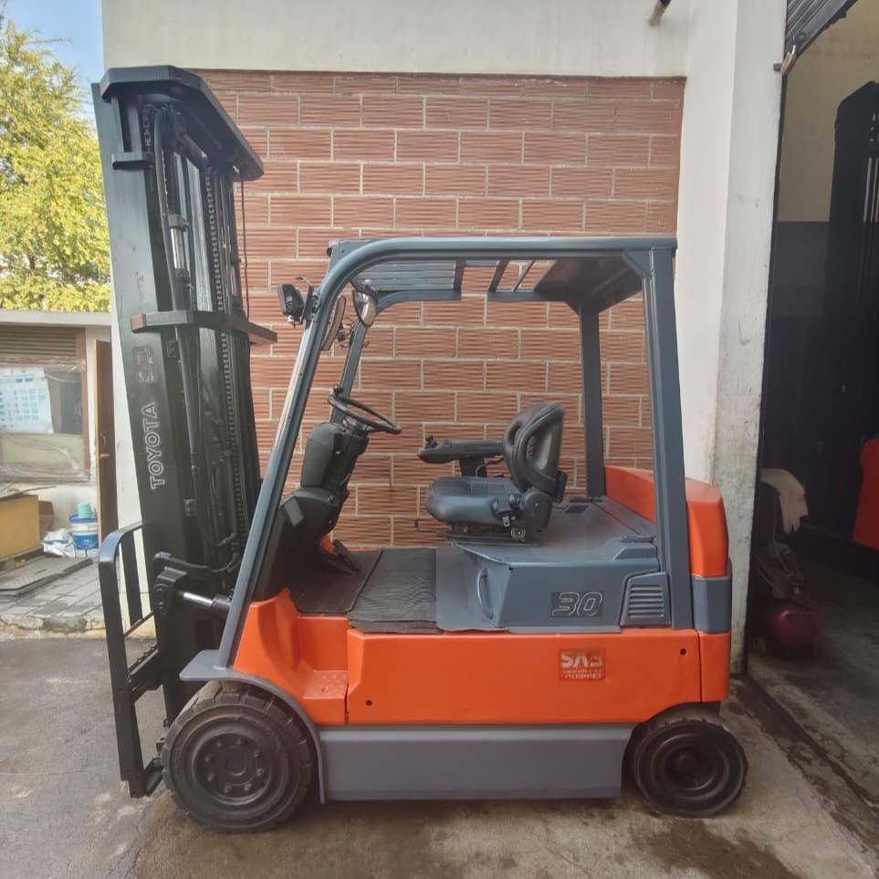 image of loading cargo