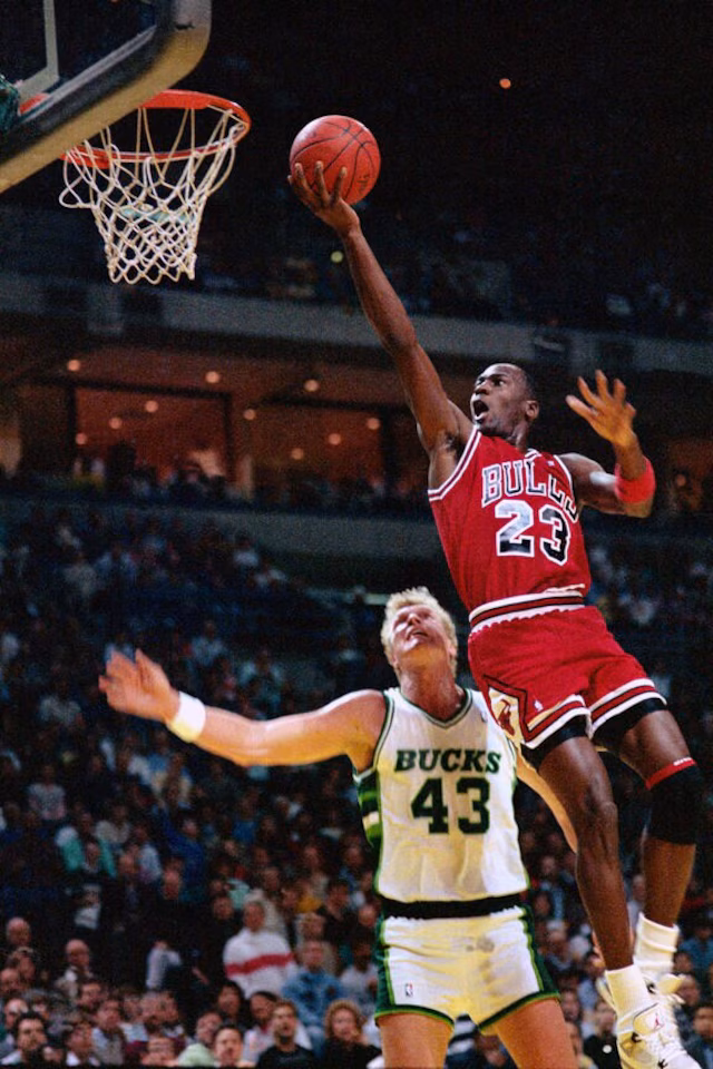 January 8, 1993: Michael Jordan Reaches 20,000 Career Points