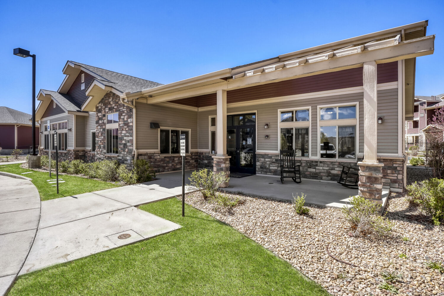 exterior leasing office