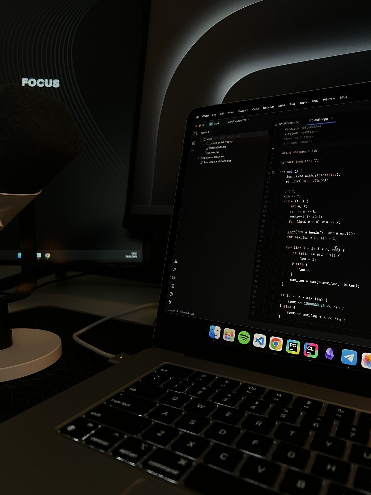 image of a laptop with open interface [interface]
