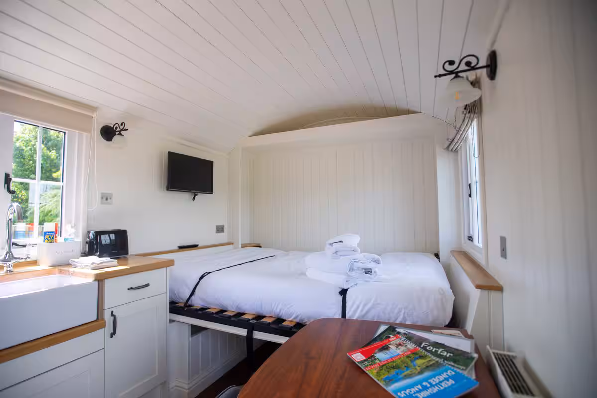 Strathmore - Shepherd Hut