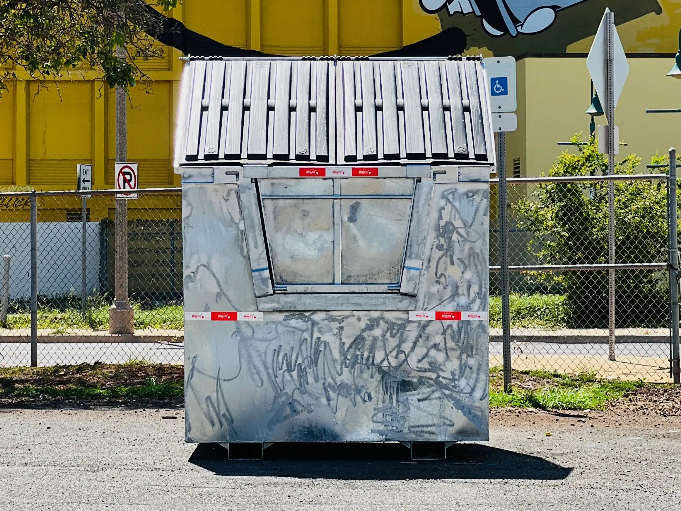 8-Yard Front Load Dumpster For Sale In Hawaii