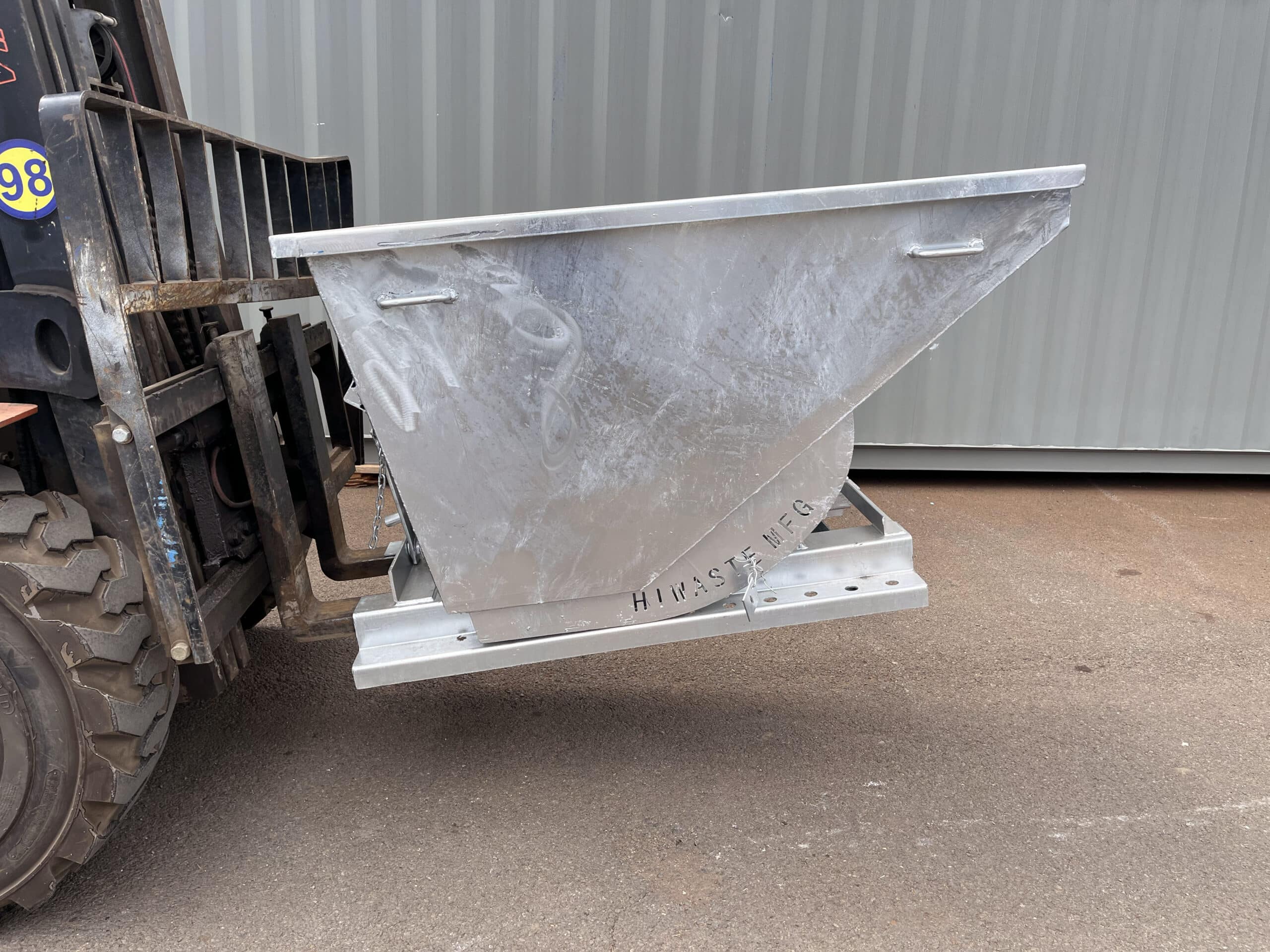 1-Yard Self Dumping Hopper (Tipper Bin) For Sale In Hawaii
