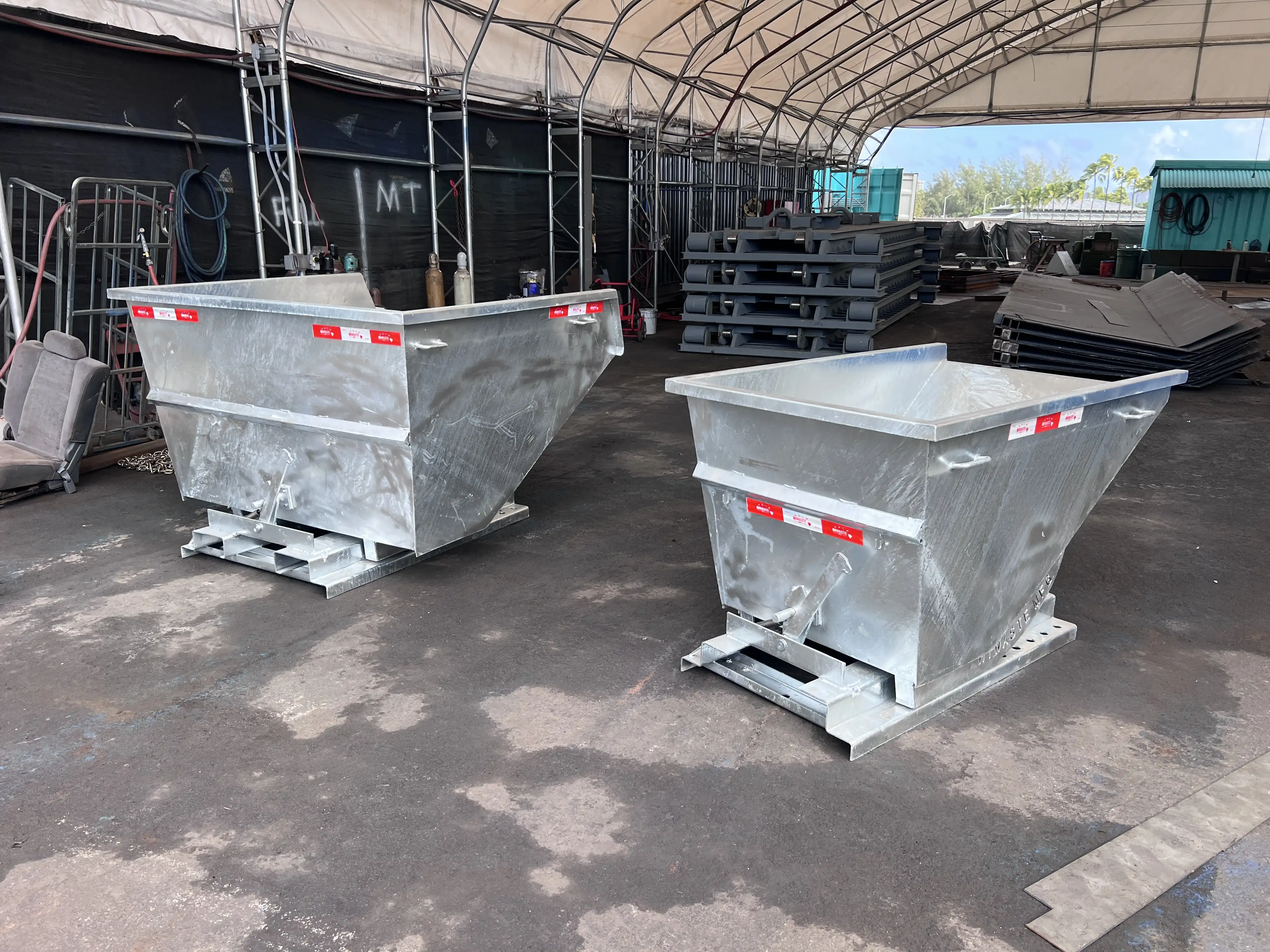 1-Yard Self Dumping Hopper (Tipper Bin) For Sale In Hawaii
