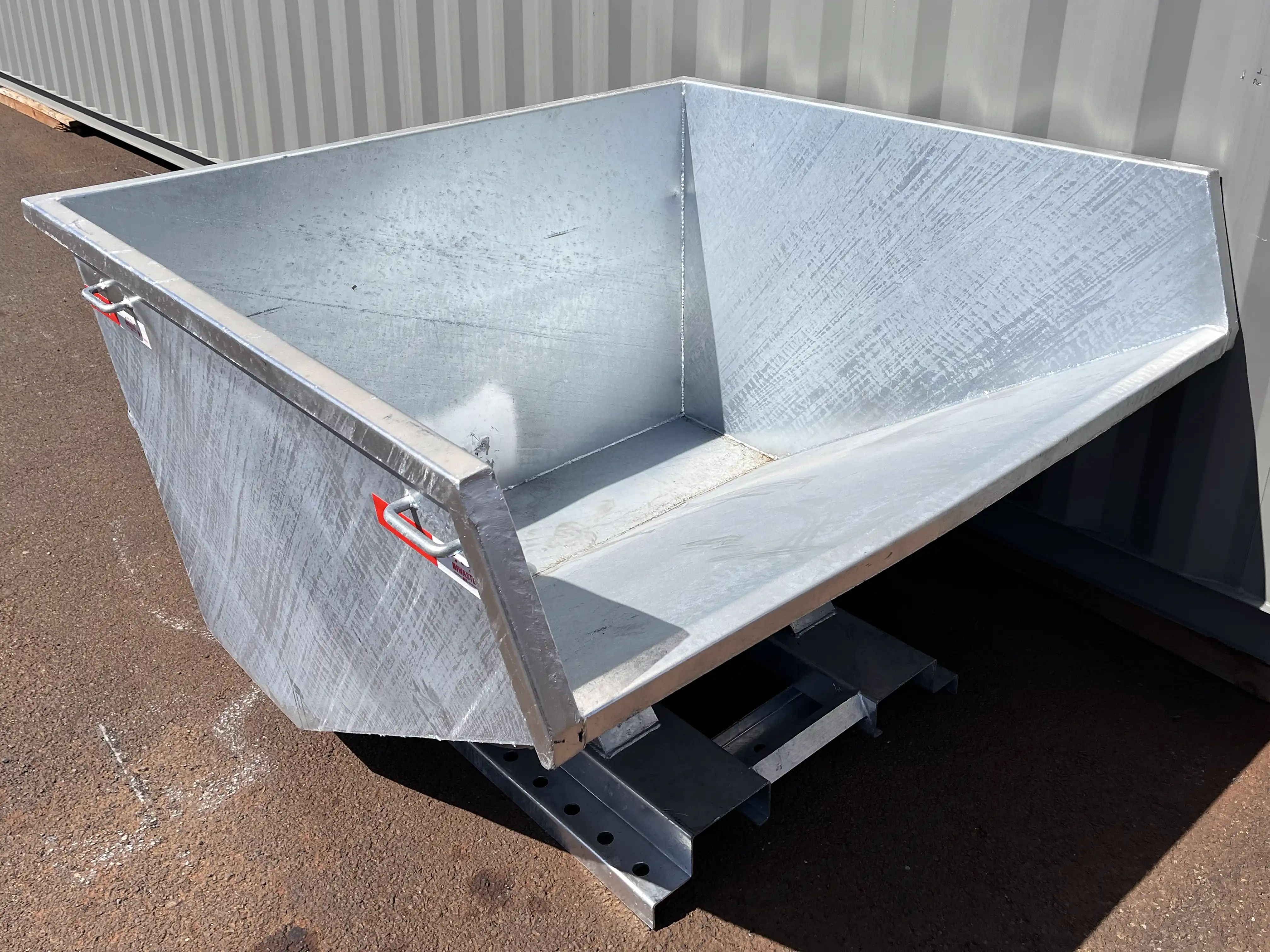 2.5 Yard Self Dumping Hopper (Tipper Bin) For Sale In Hawaii