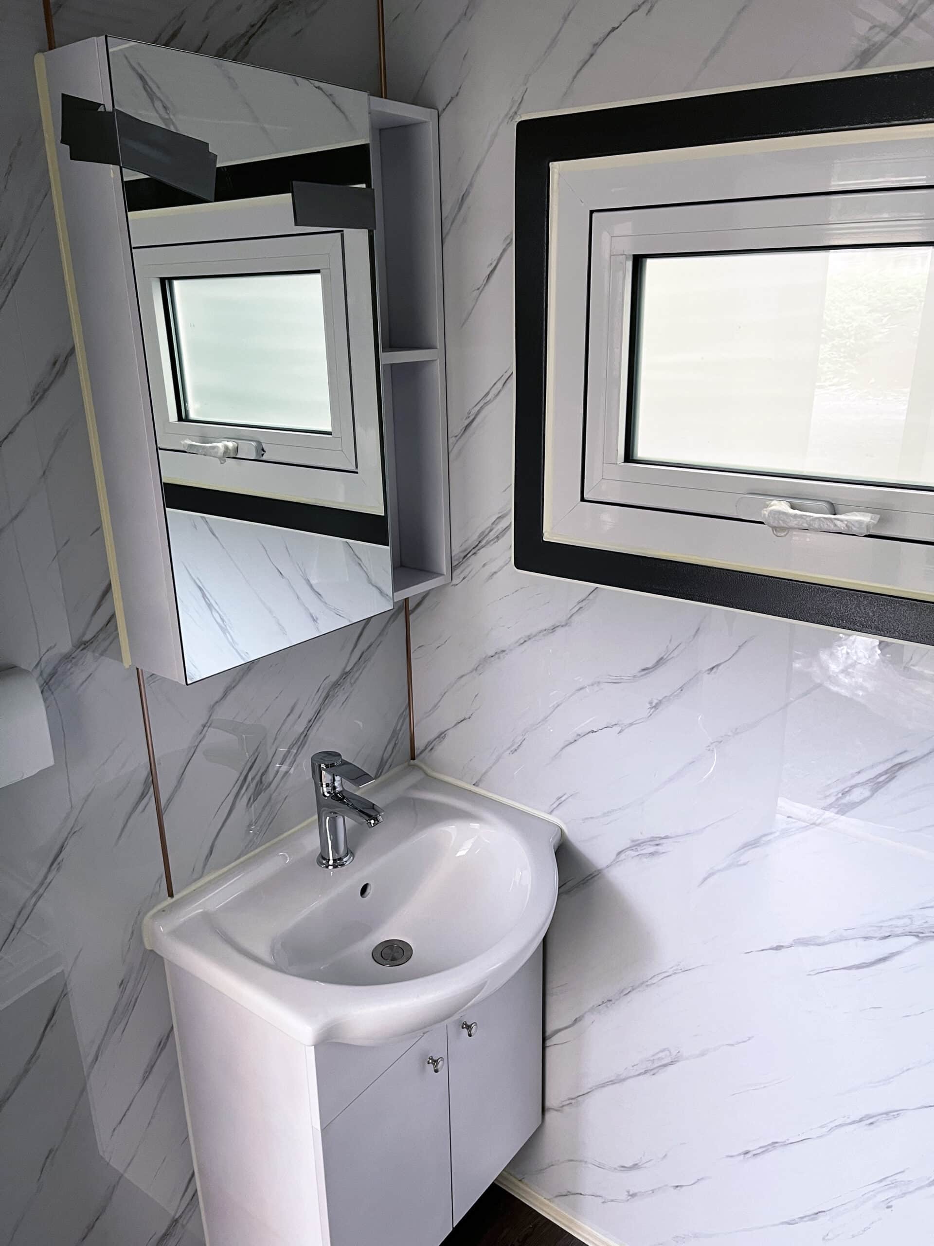 1-Stall Toilet Shower Combo Portable Restroom For Sale In Hawaii