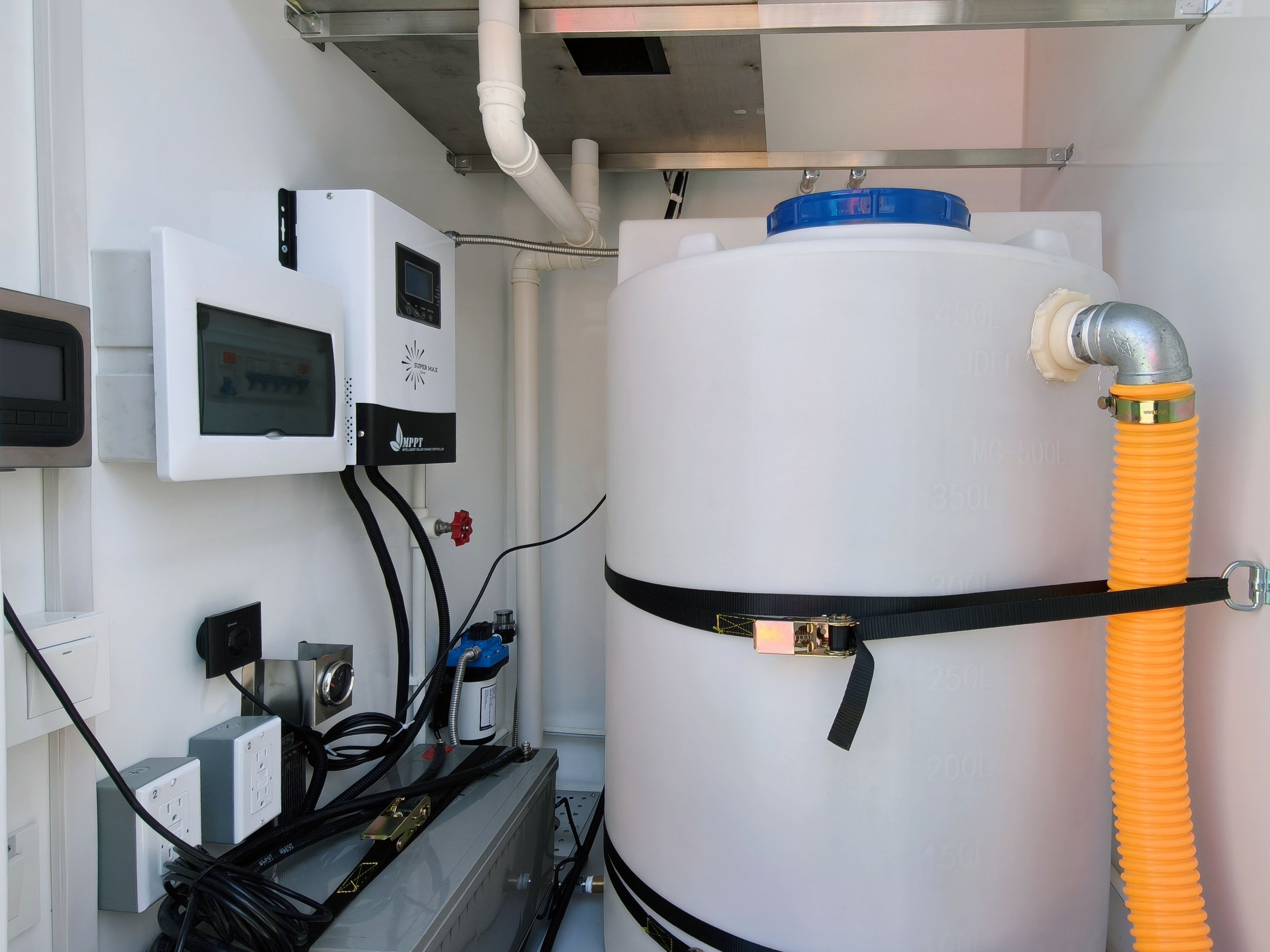 2-Stall Trailer Toilet For Sale In Hawaii