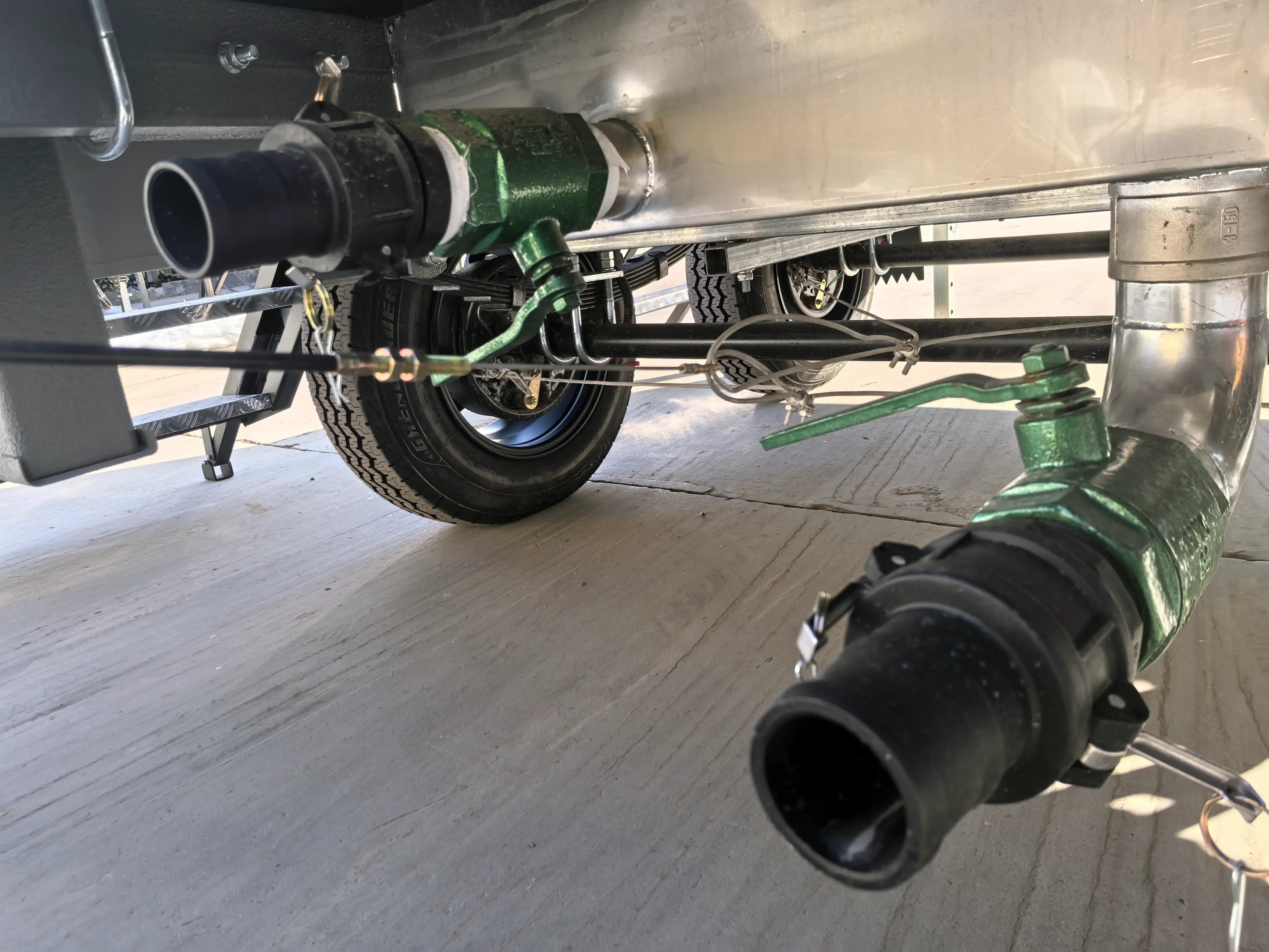 2-Stall Trailer Toilet For Sale In Hawaii