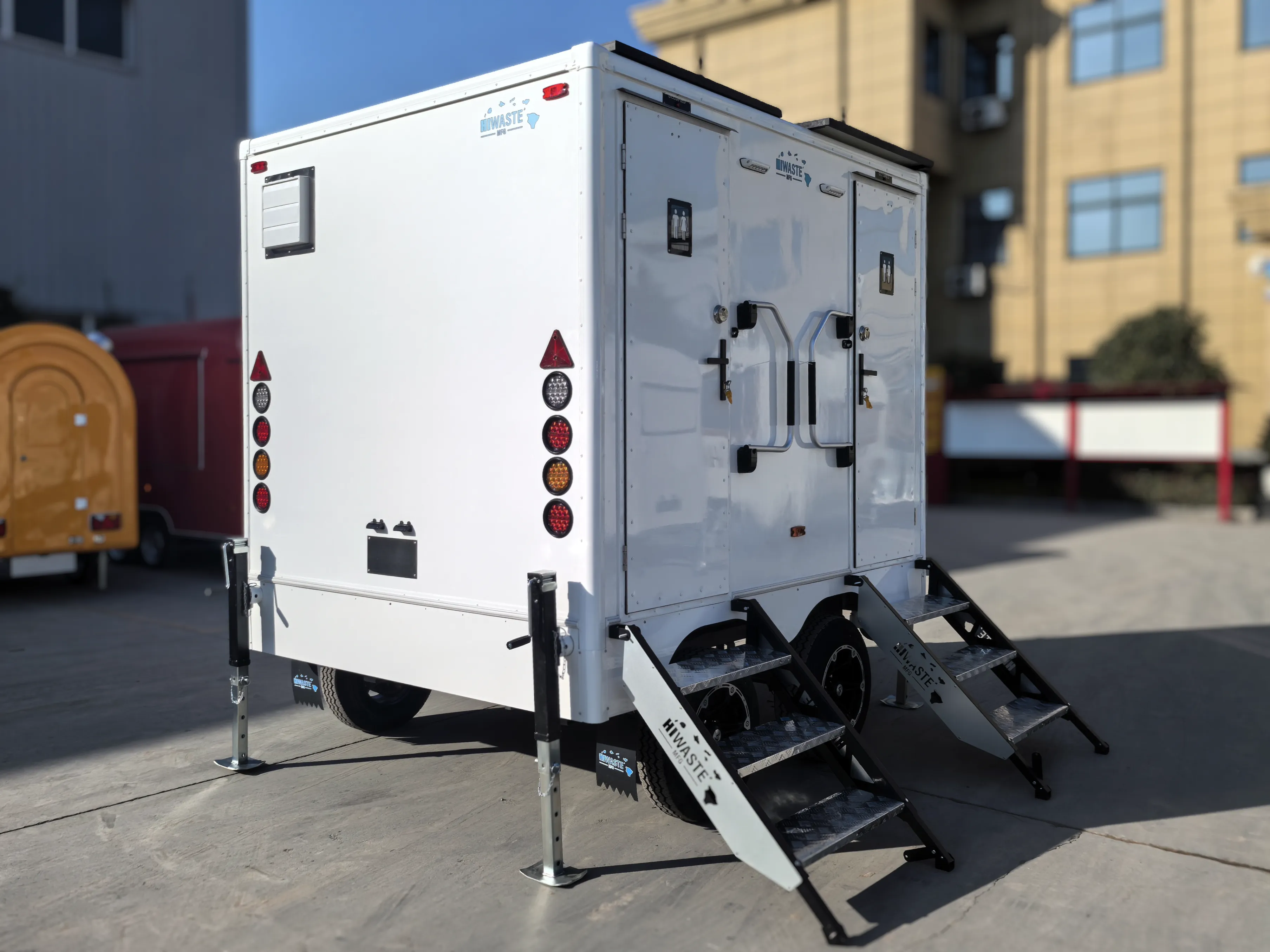 2-Stall Trailer Toilet For Sale In Hawaii