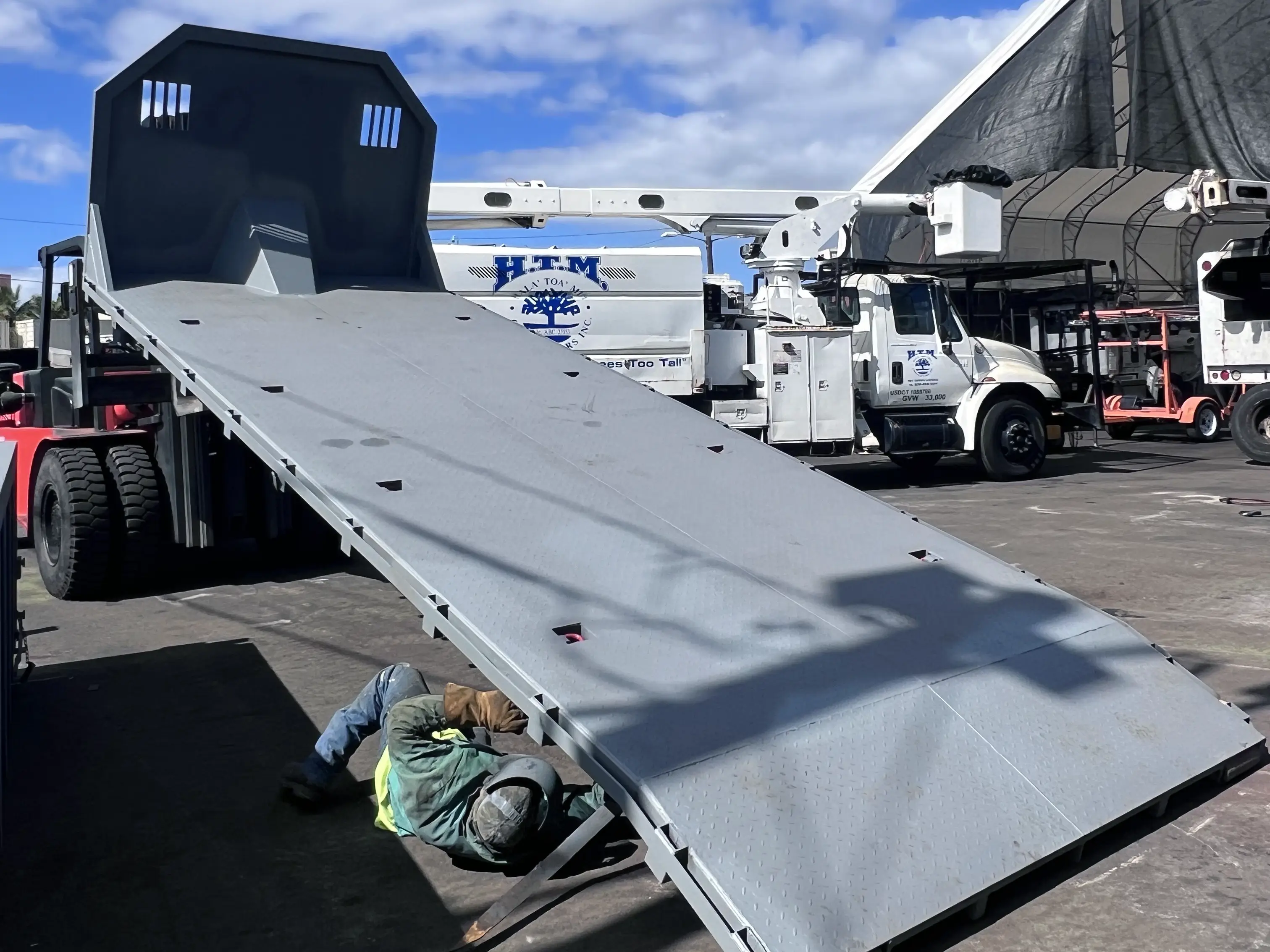22' Hooklift Flatbed For Sale In Hawaii